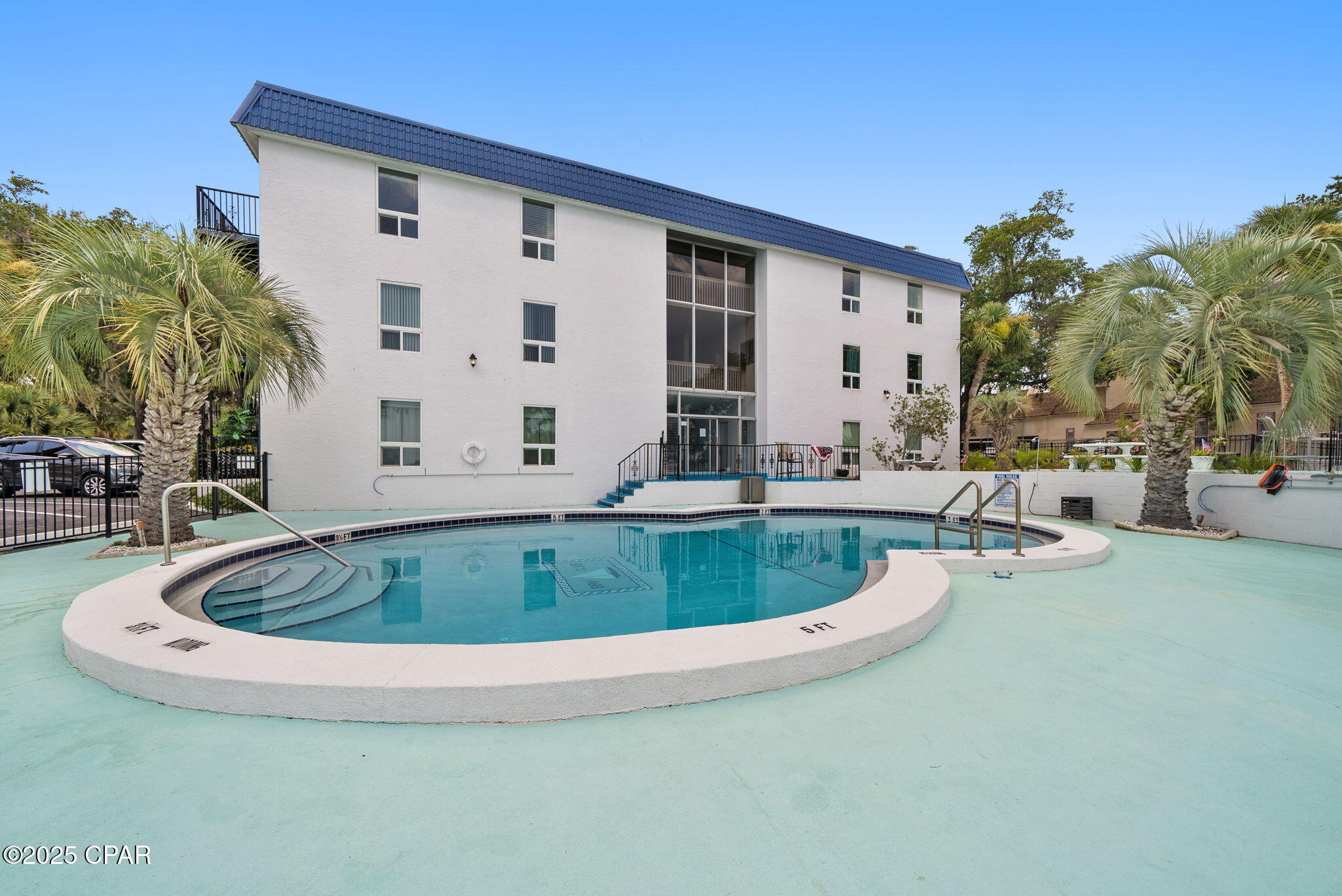Image 2 For 105 Allen Avenue 56