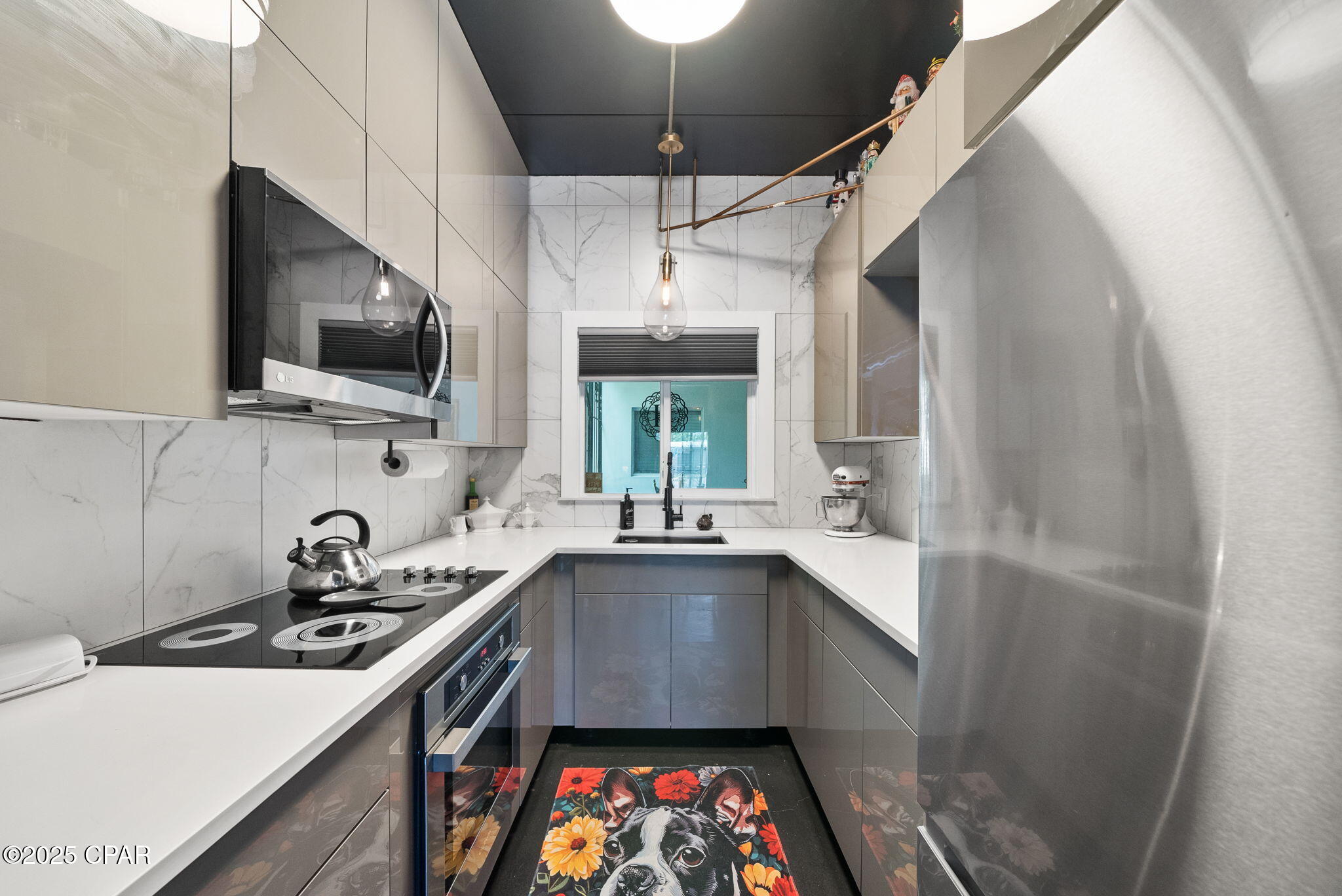 Image 5 For 105 Allen Avenue 56