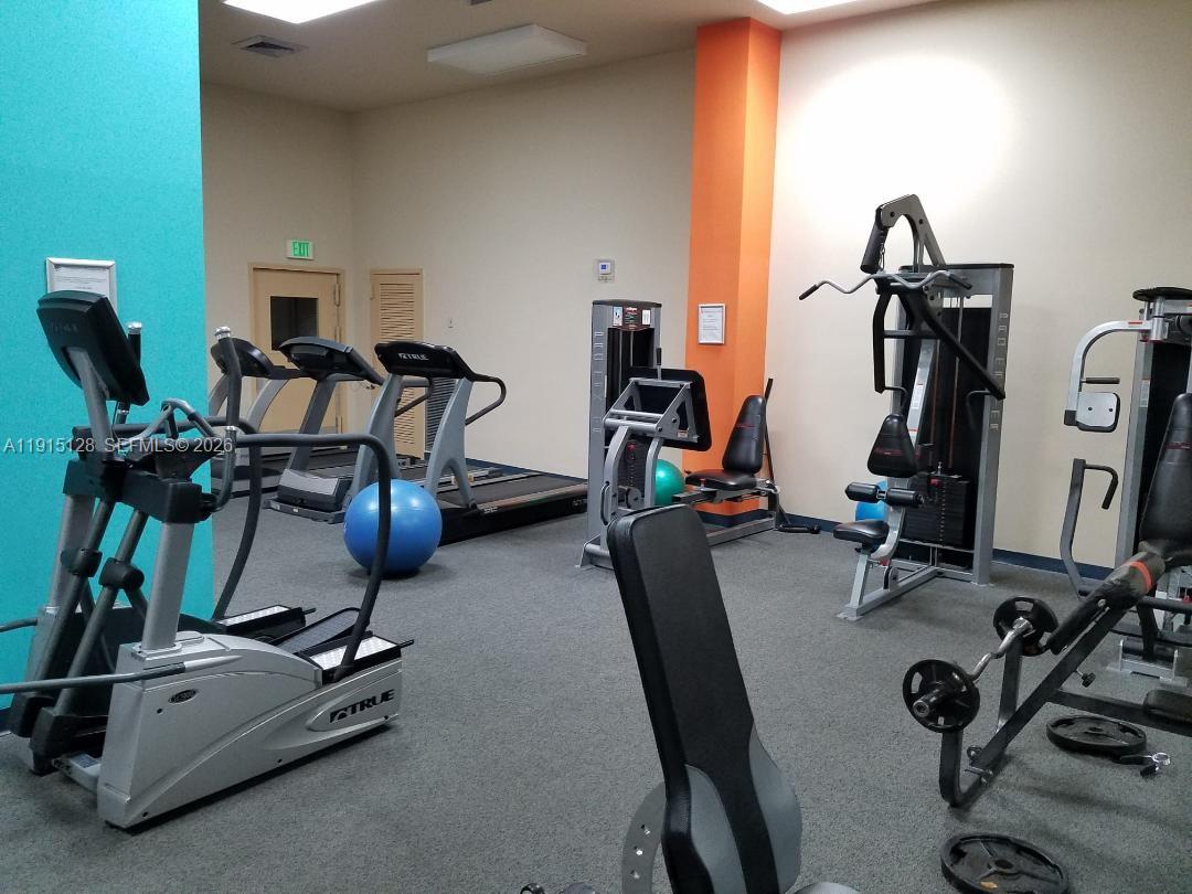 Winston Towers 500 Condo