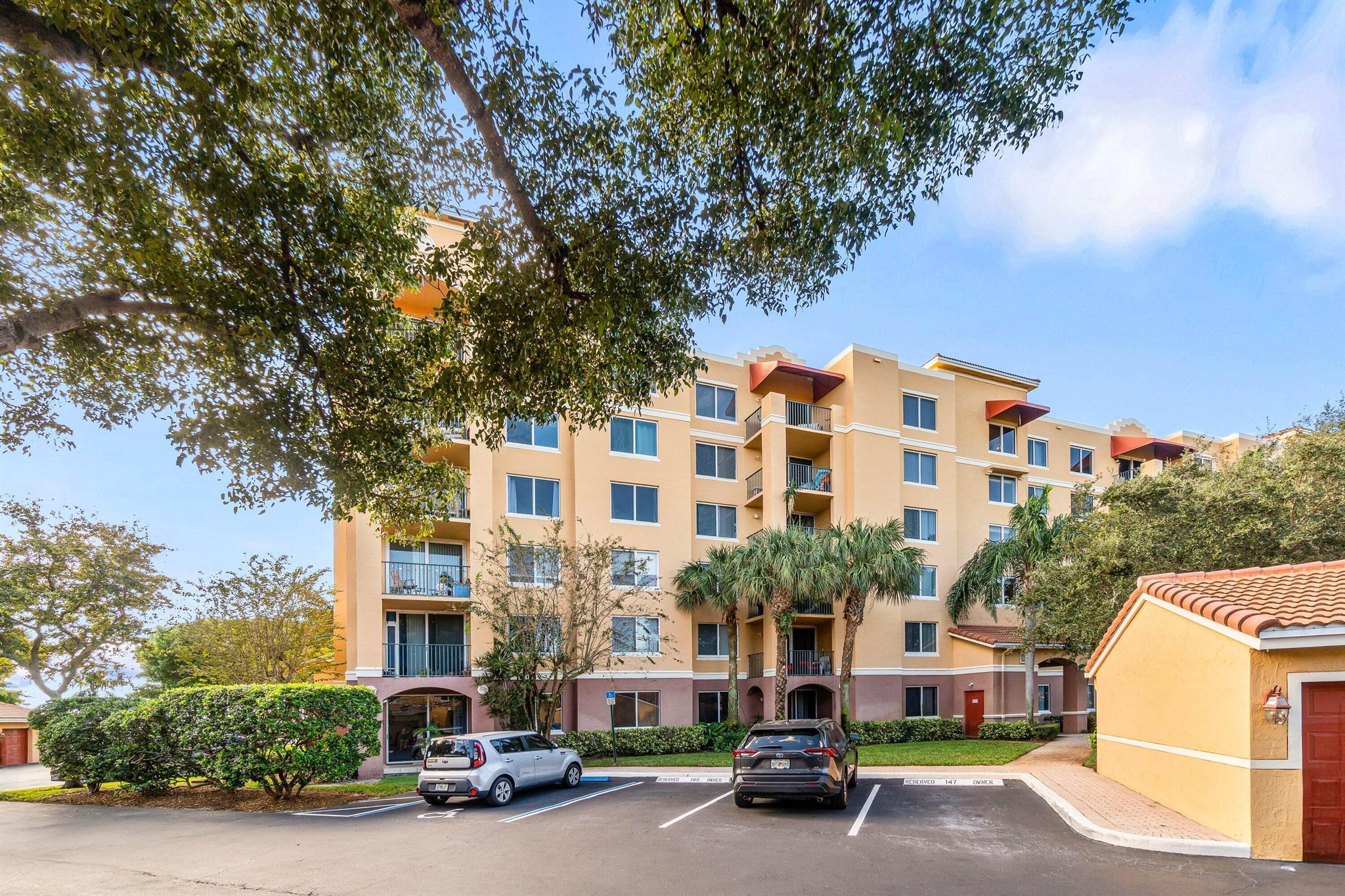 Hypoluxos Mariners Cay Co