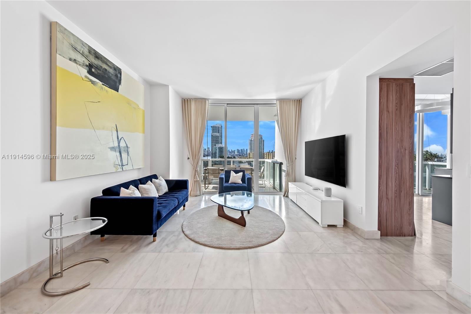 Continuum On South Beach