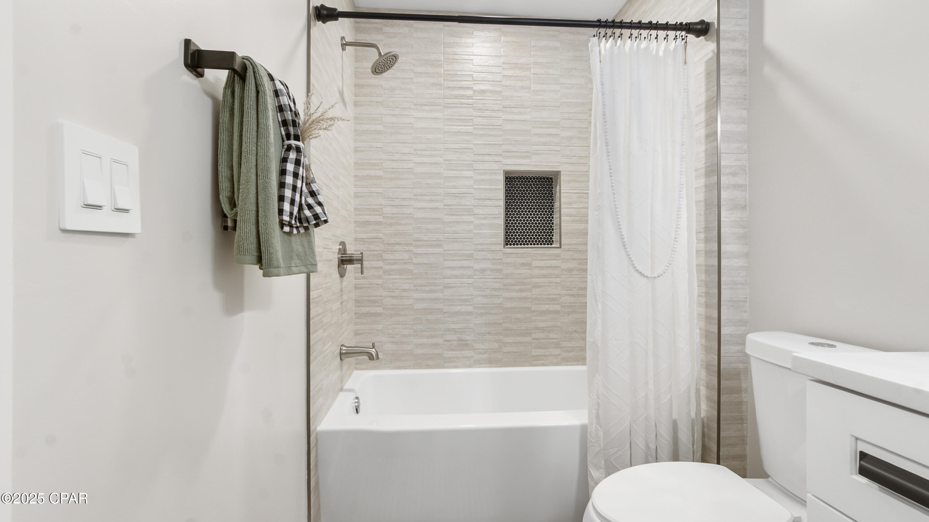 Image 17 For 2402 16th Court