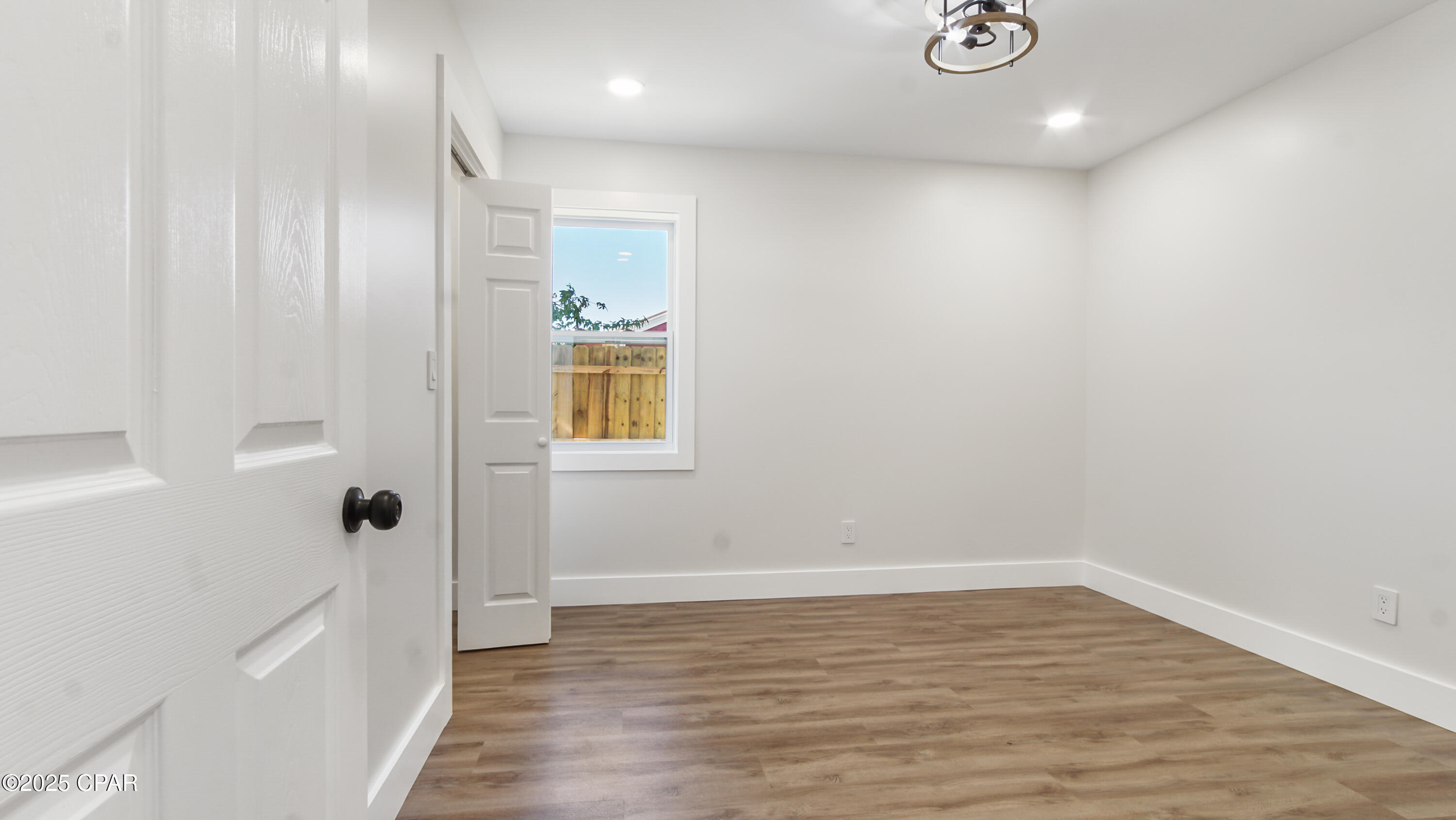 Image 20 For 2402 16th Court