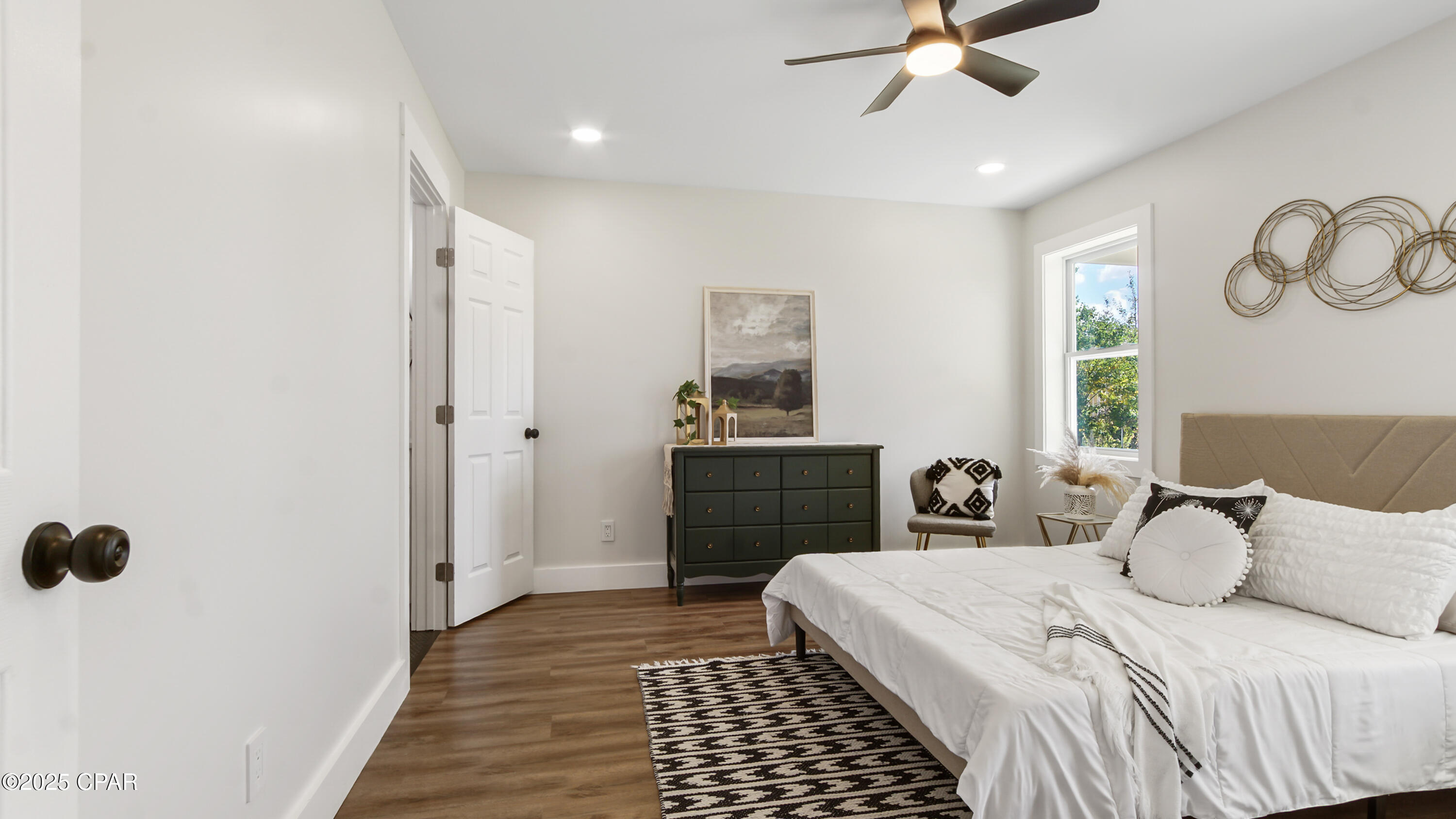 Image 24 For 2402 16th Court