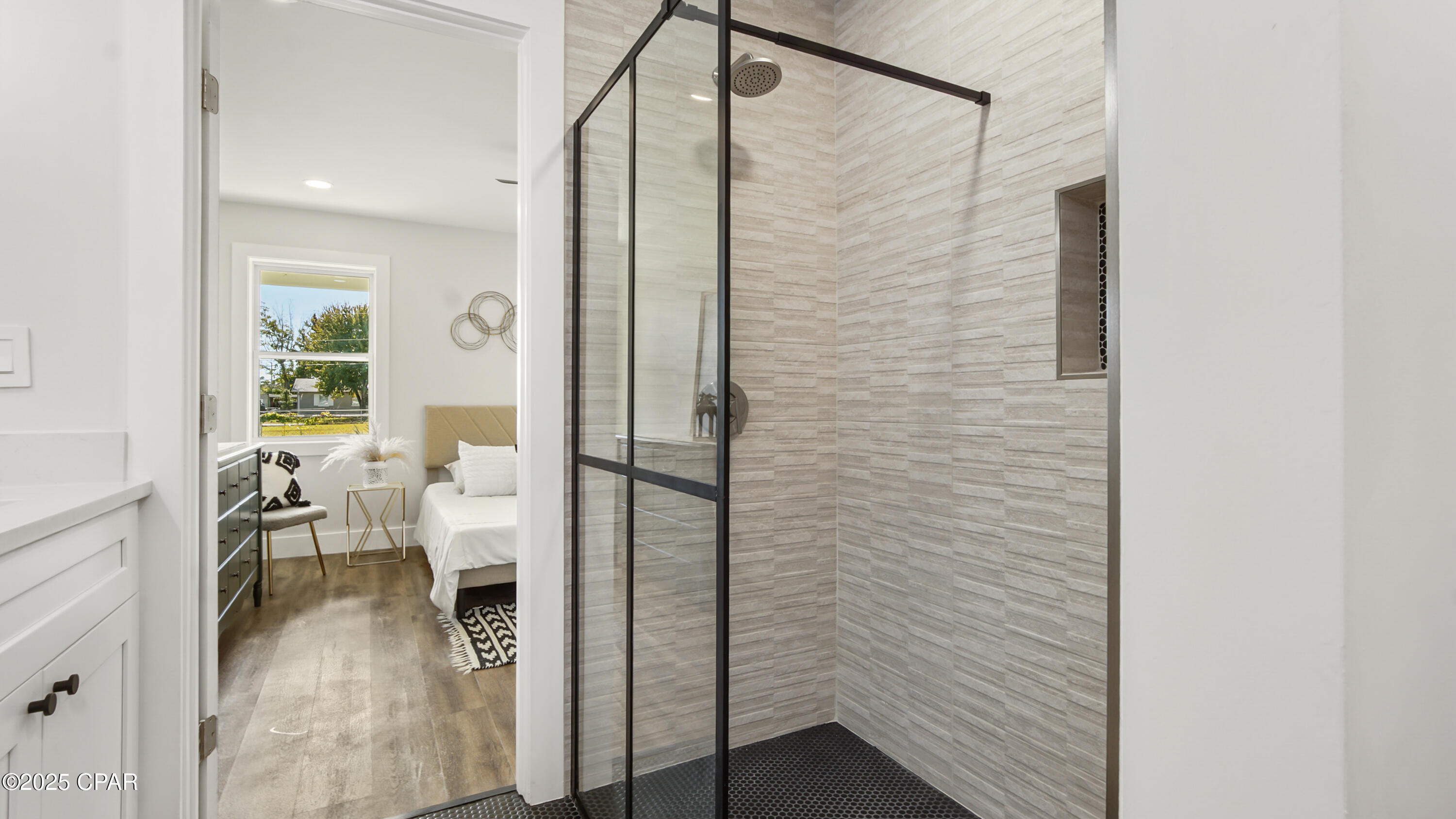 Image 27 For 2402 16th Court