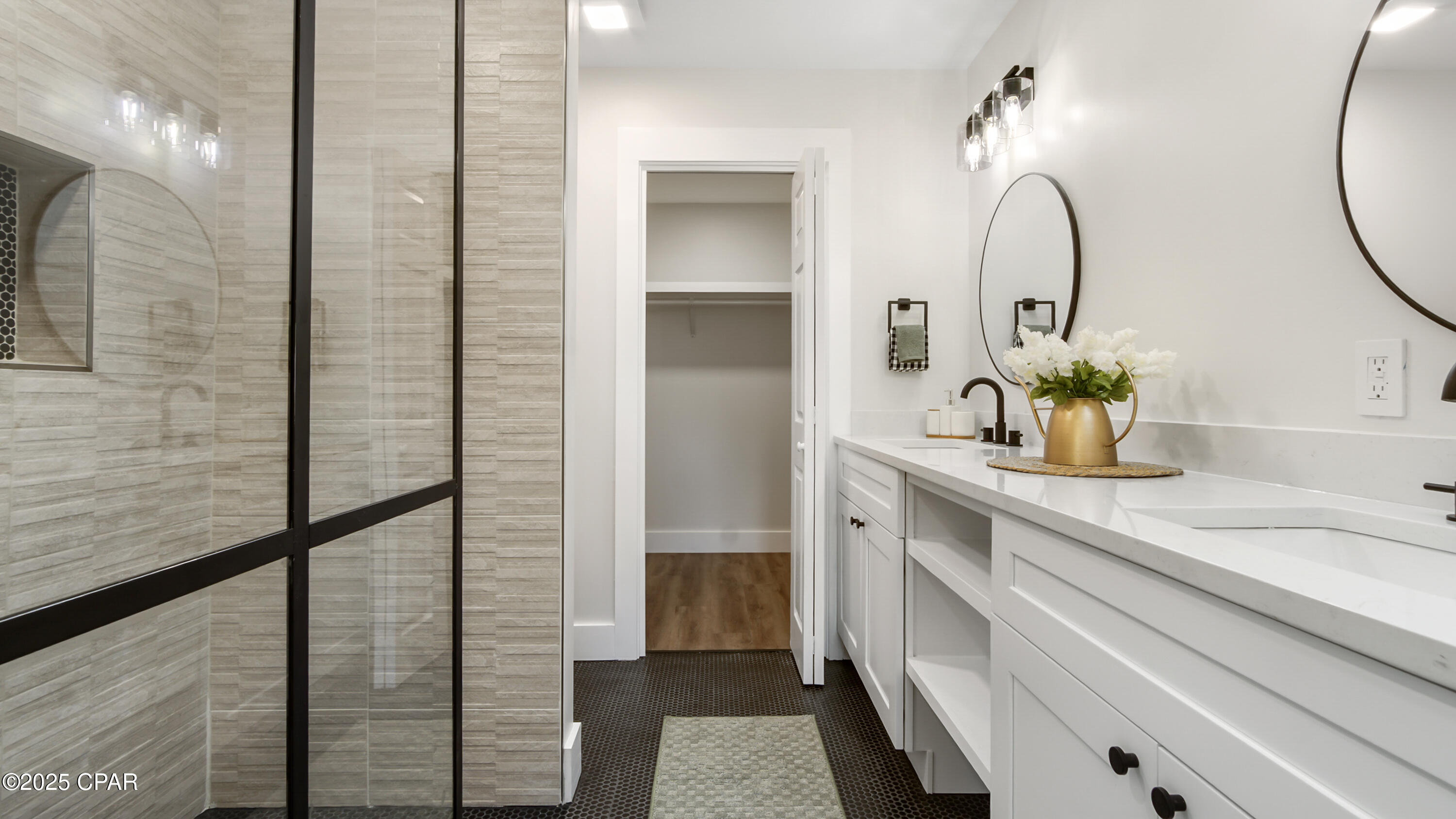 Image 28 For 2402 16th Court