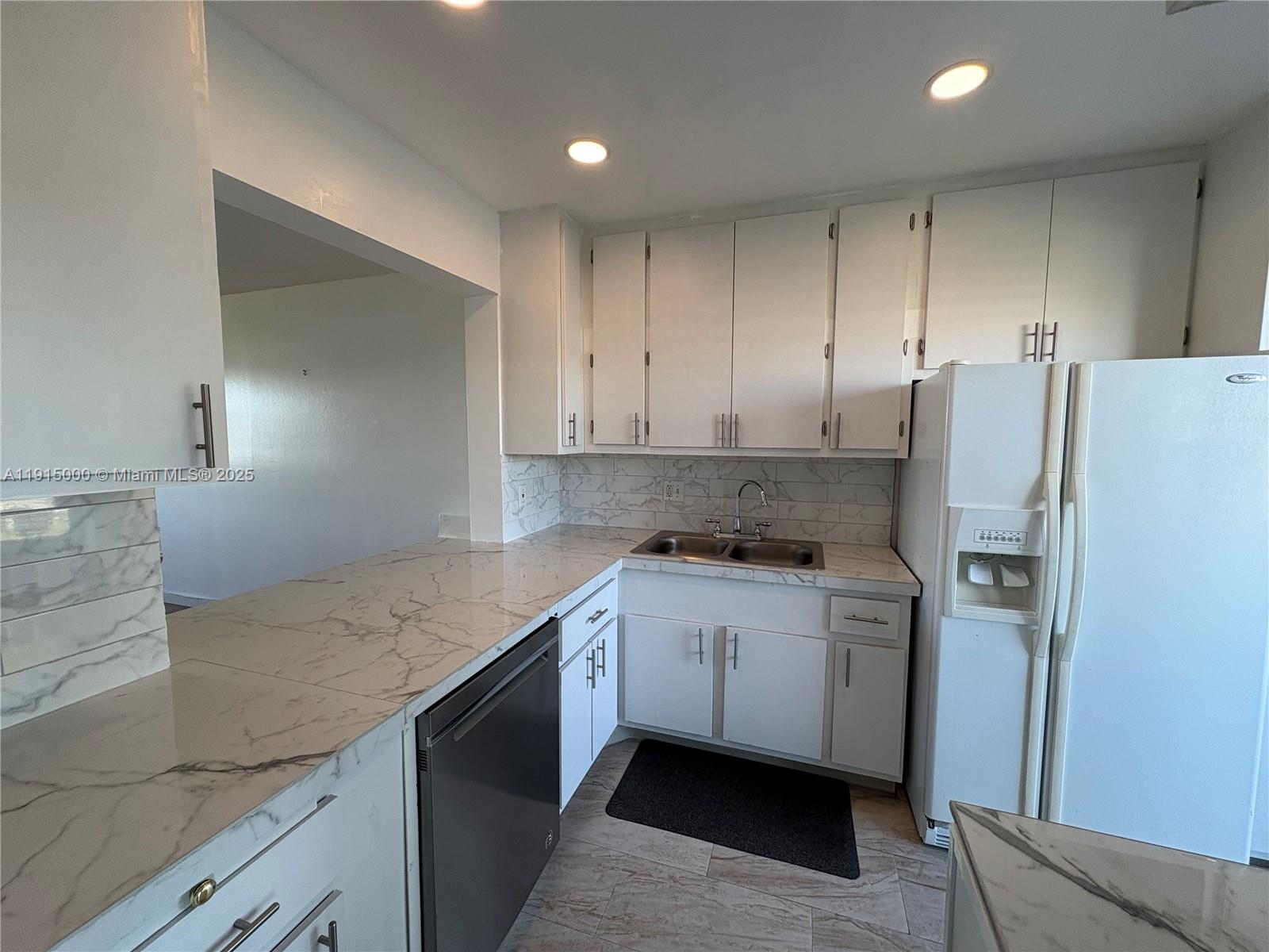 Sheridan Lakes Condo Apts