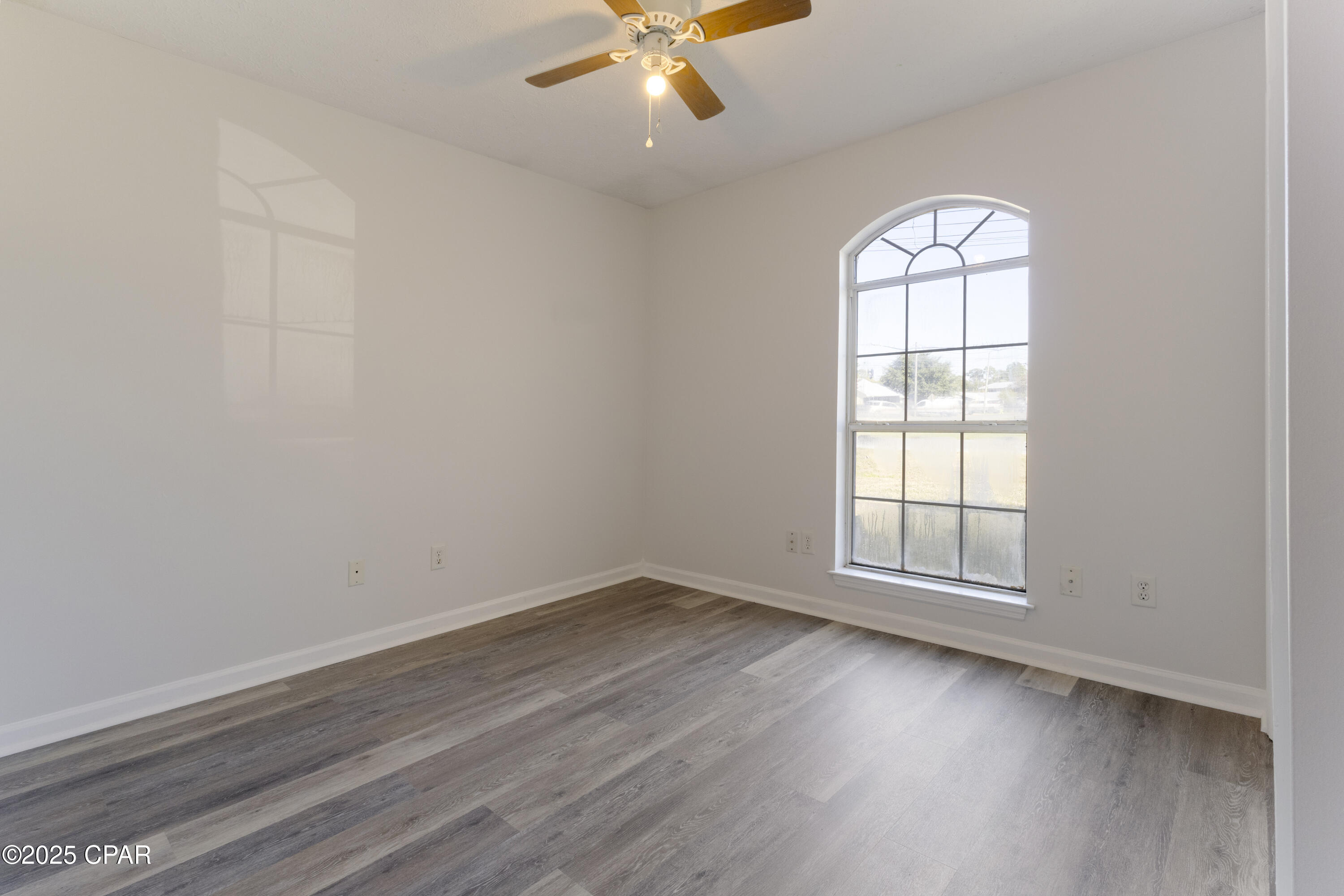 Image 18 For 6404 Pine Drive