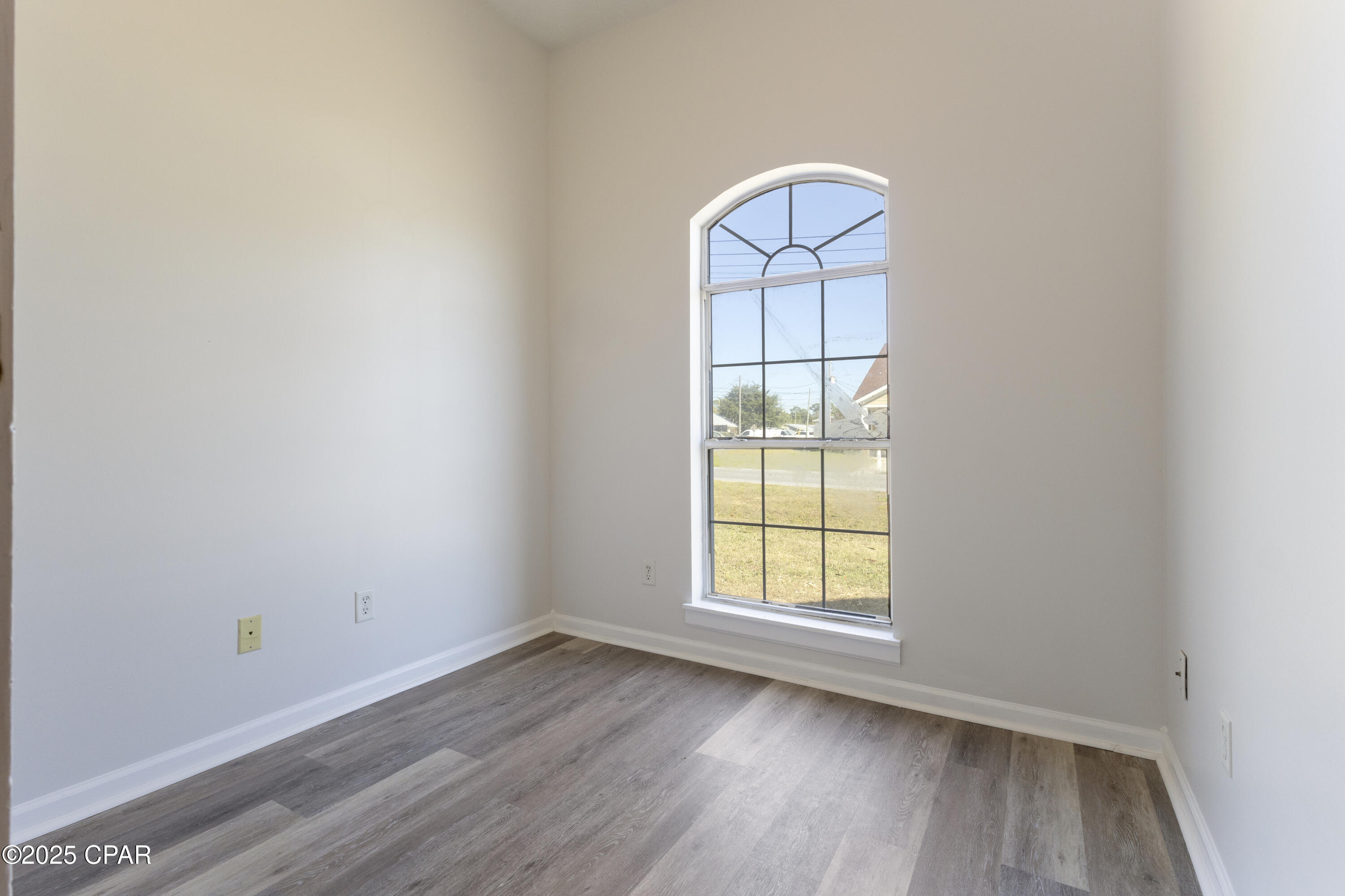 Image 21 For 6404 Pine Drive