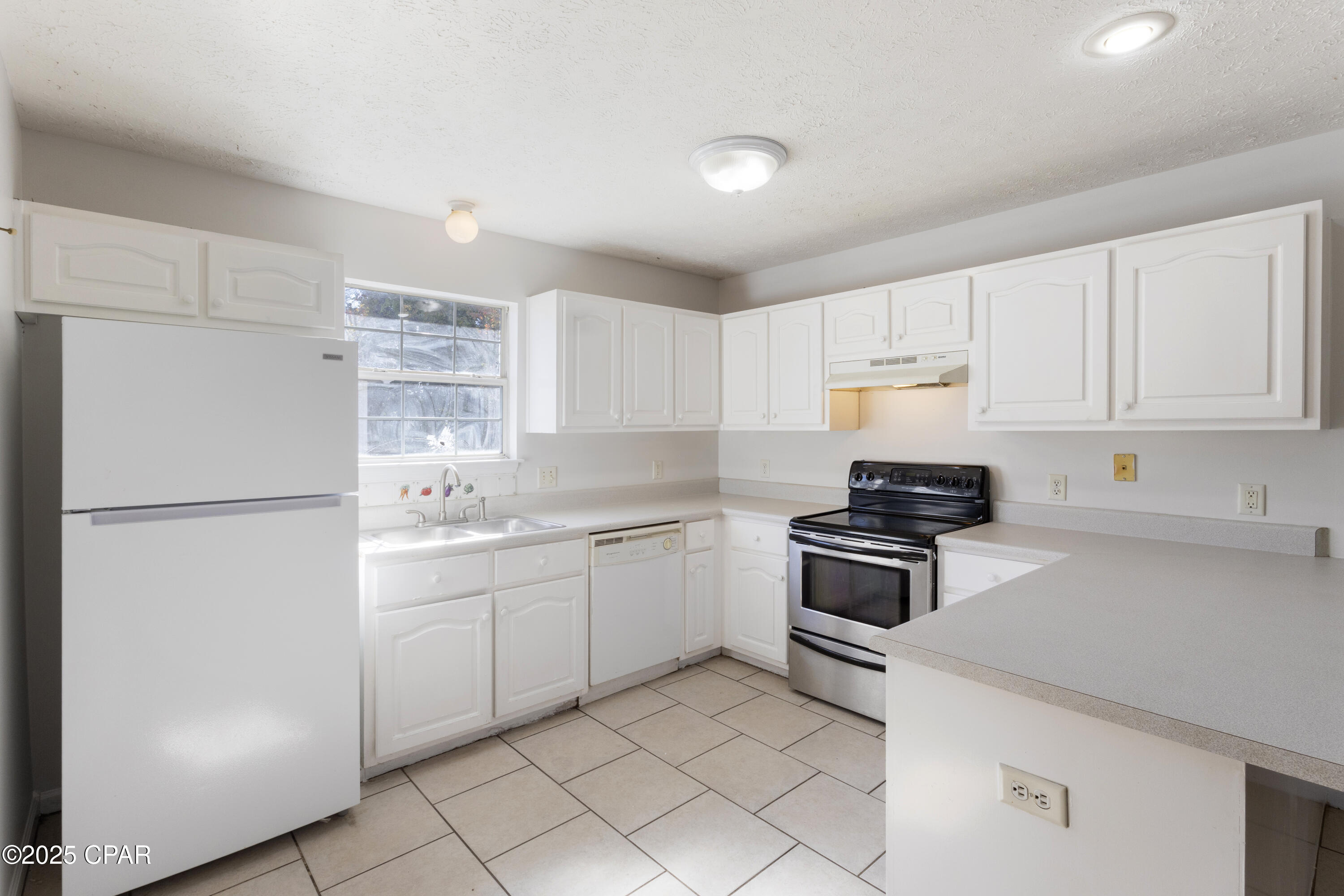 Image 4 For 6404 Pine Drive