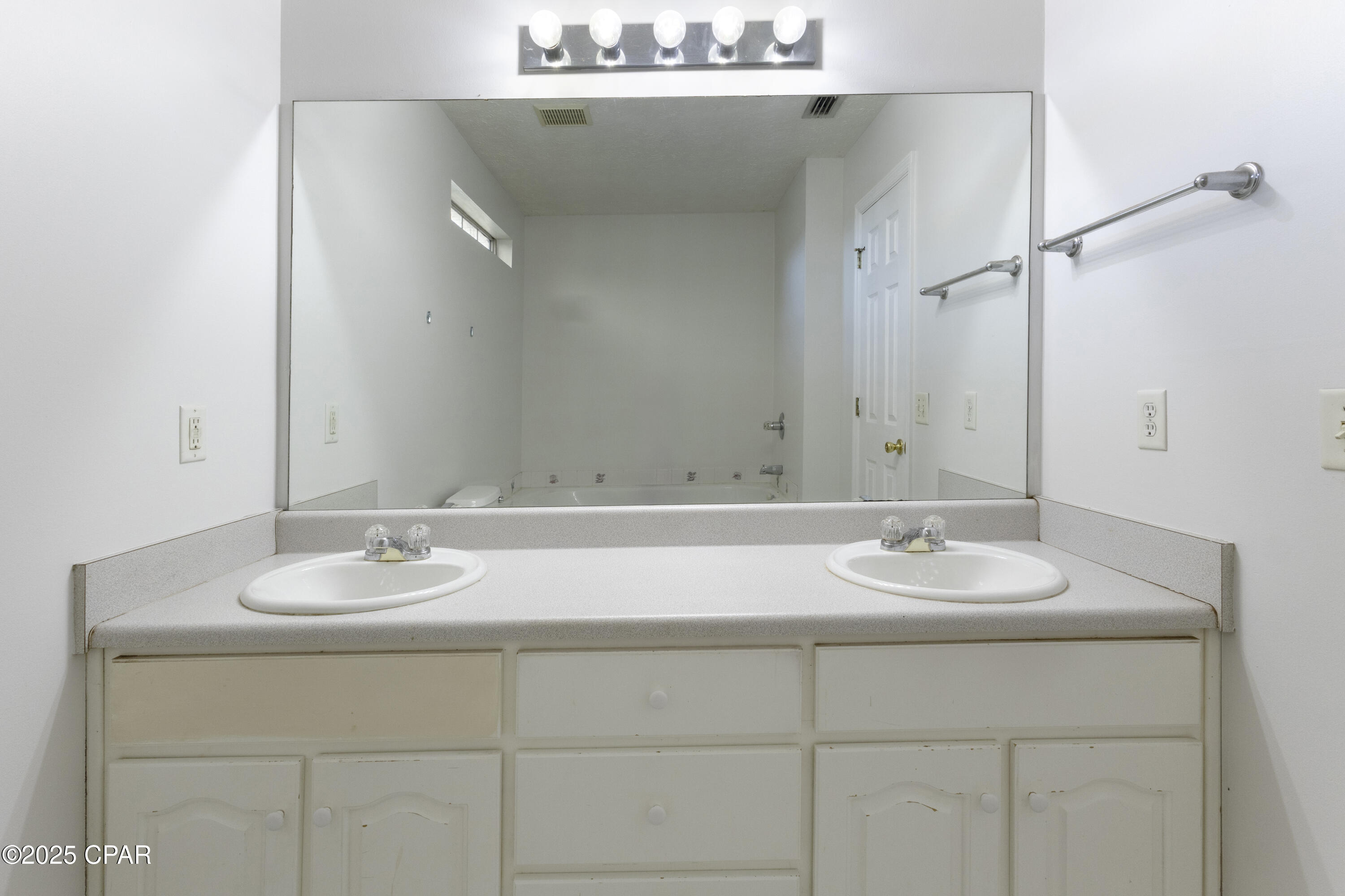 Image 7 For 6404 Pine Drive