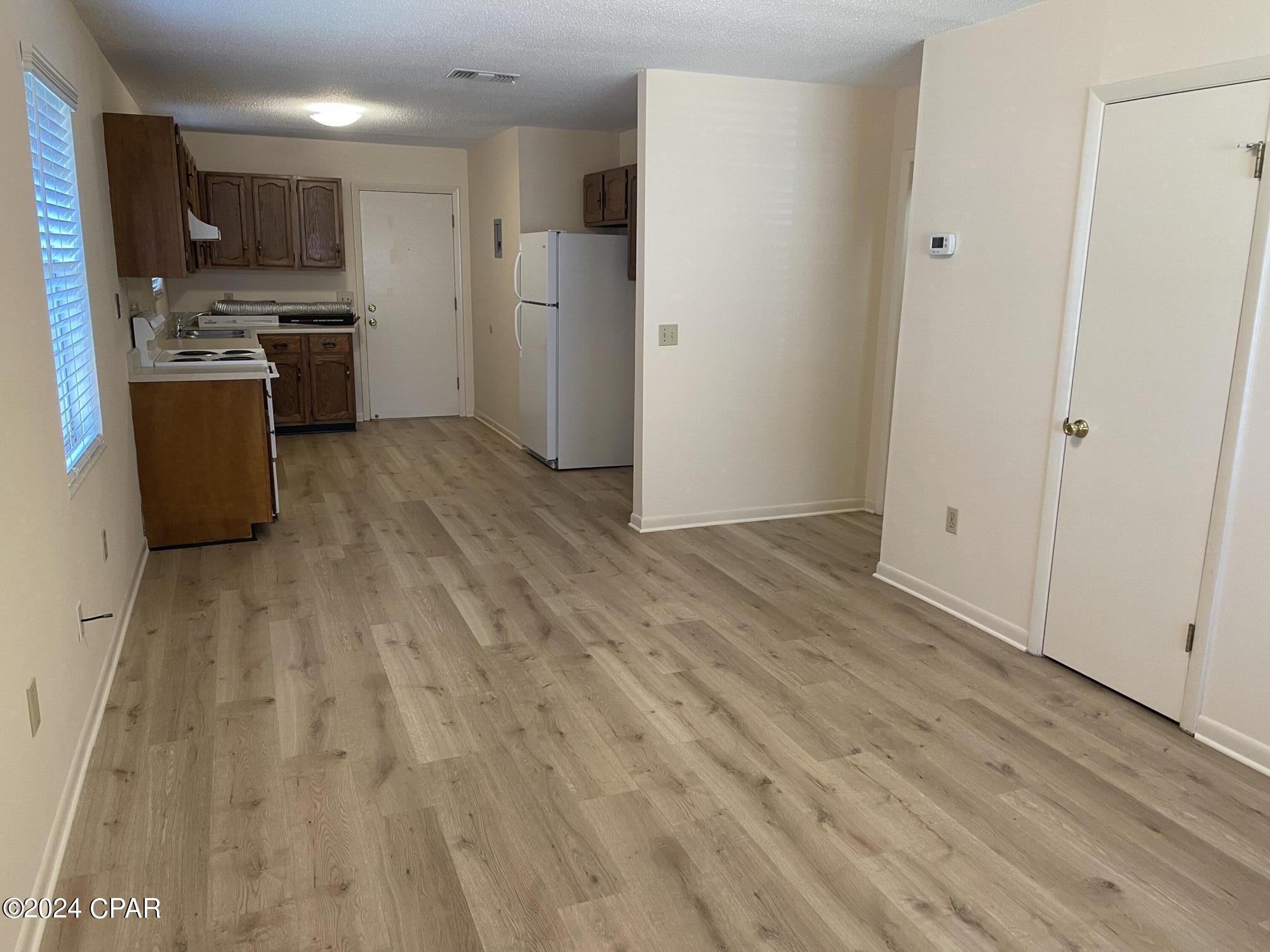 Image 3 For 5605 Hilltop Avenue B