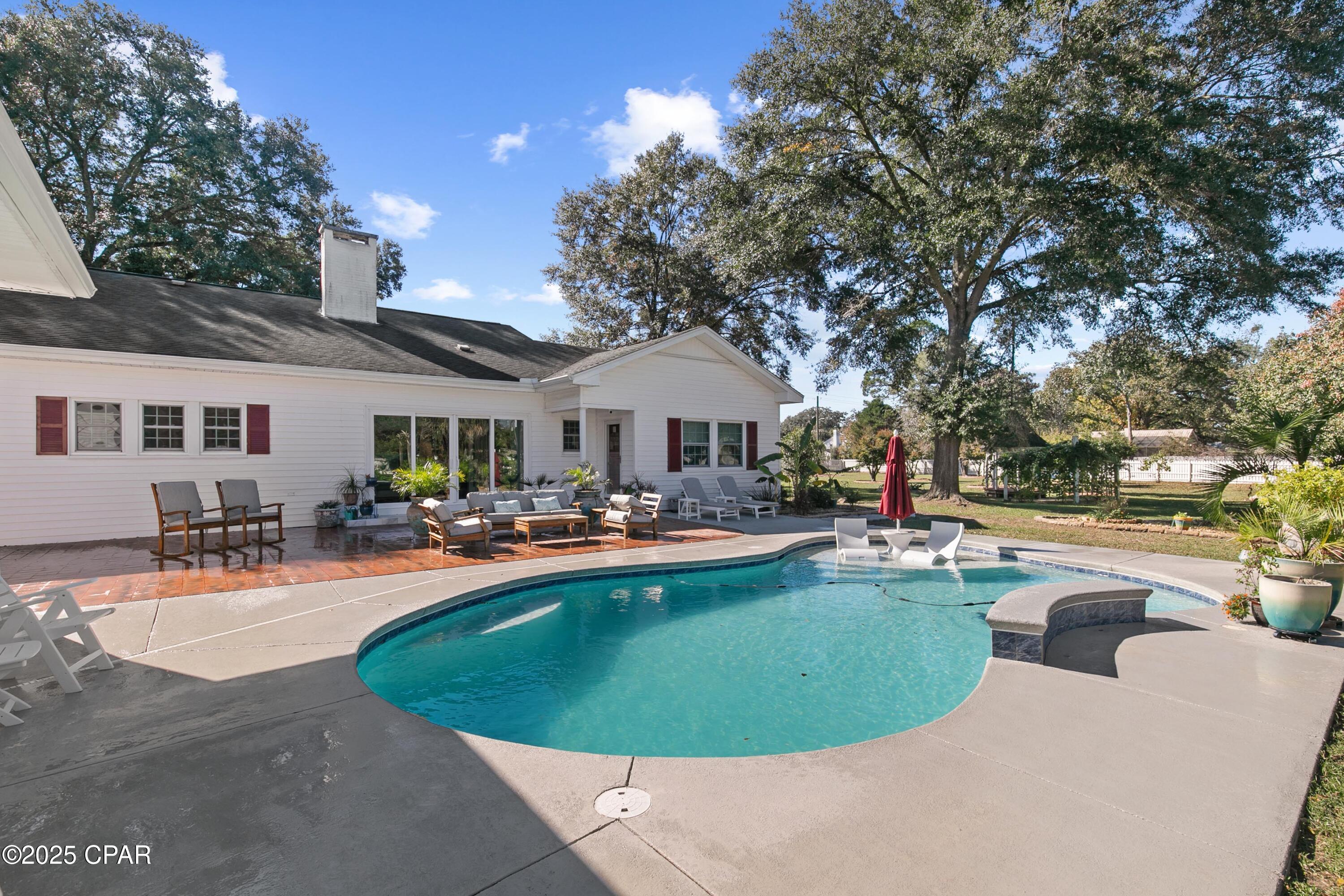 Image 13 For 1060 8th Avenue