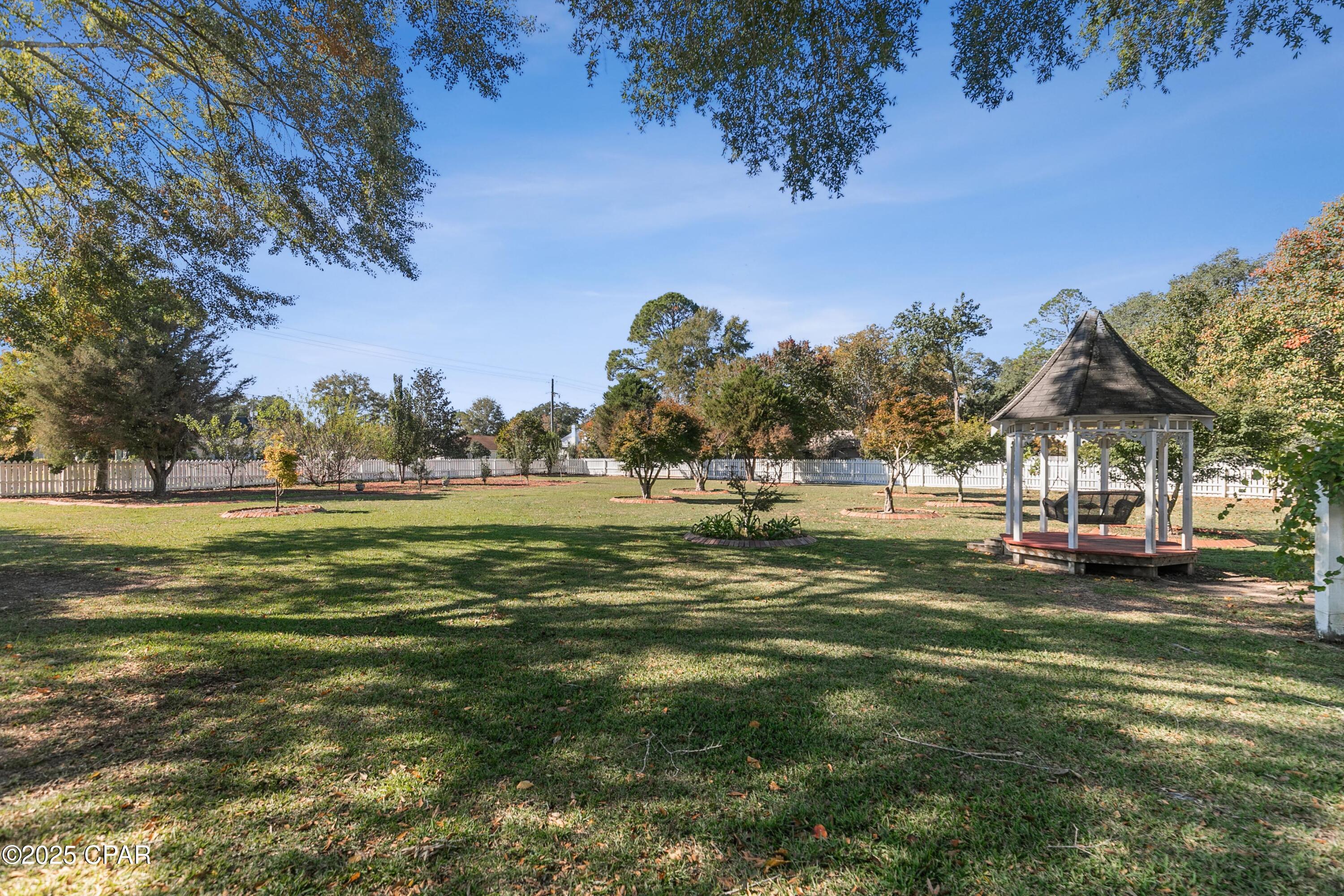 Image 25 For 1060 8th Avenue