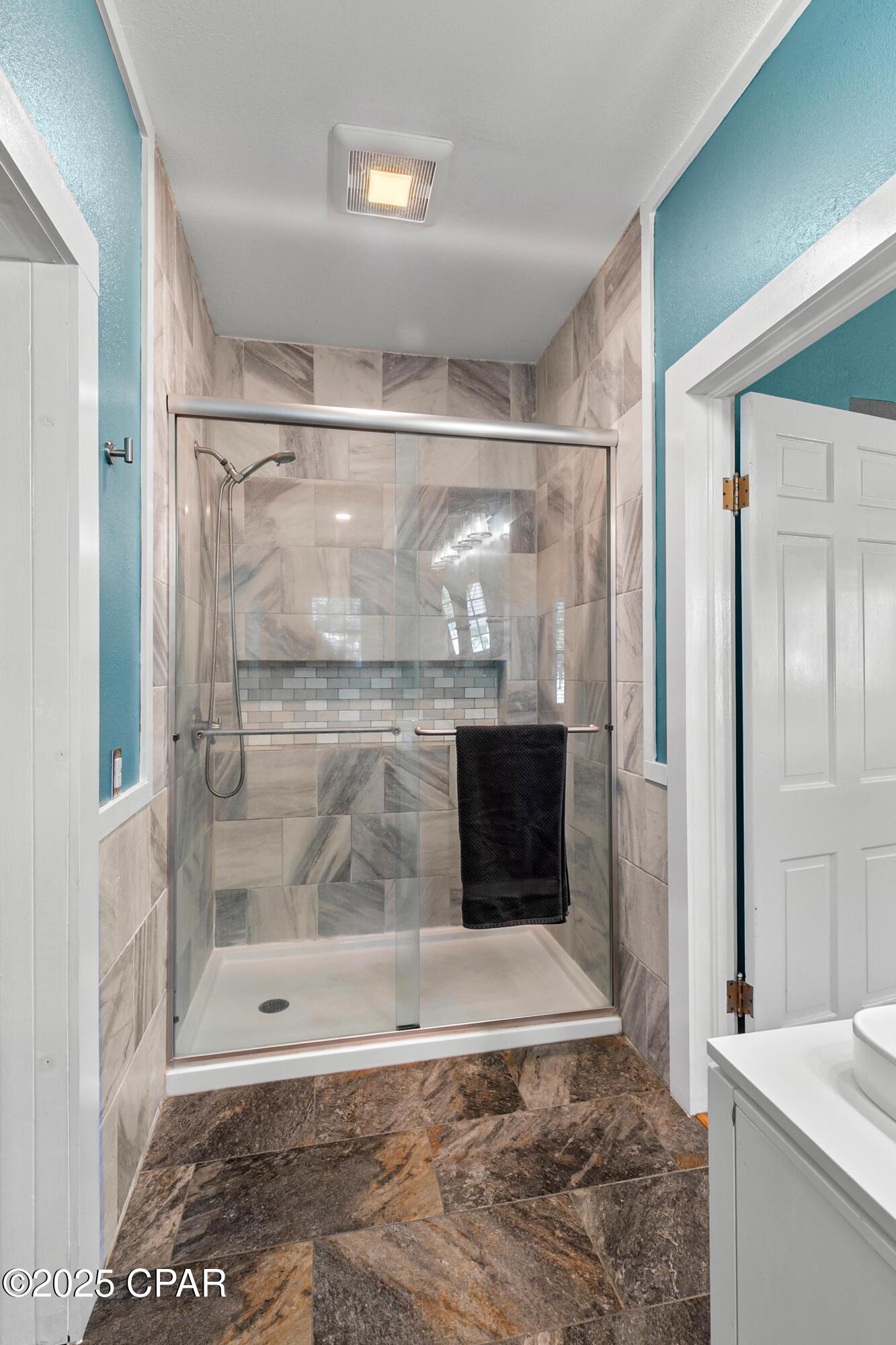 Image 47 For 1060 8th Avenue