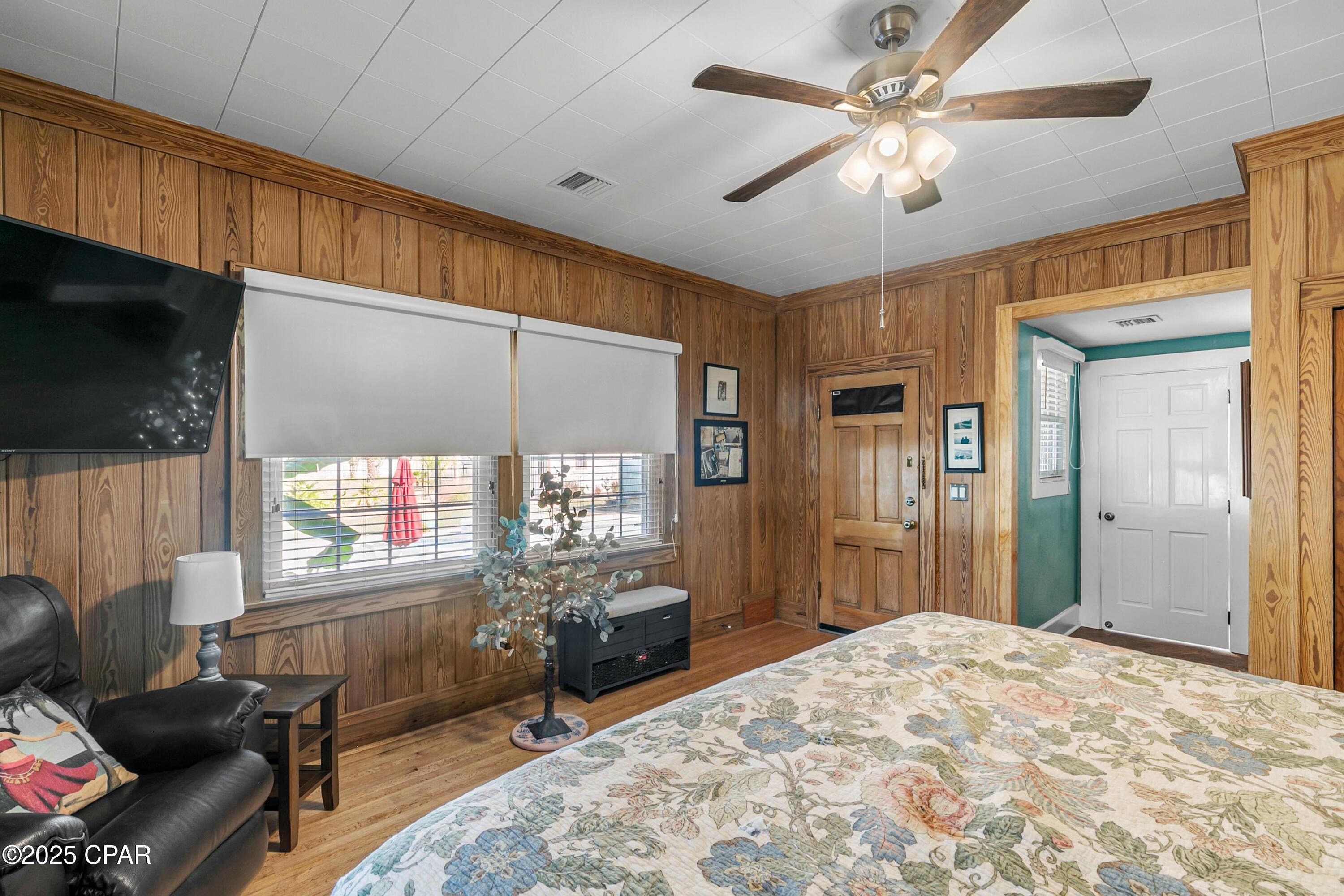 Image 49 For 1060 8th Avenue