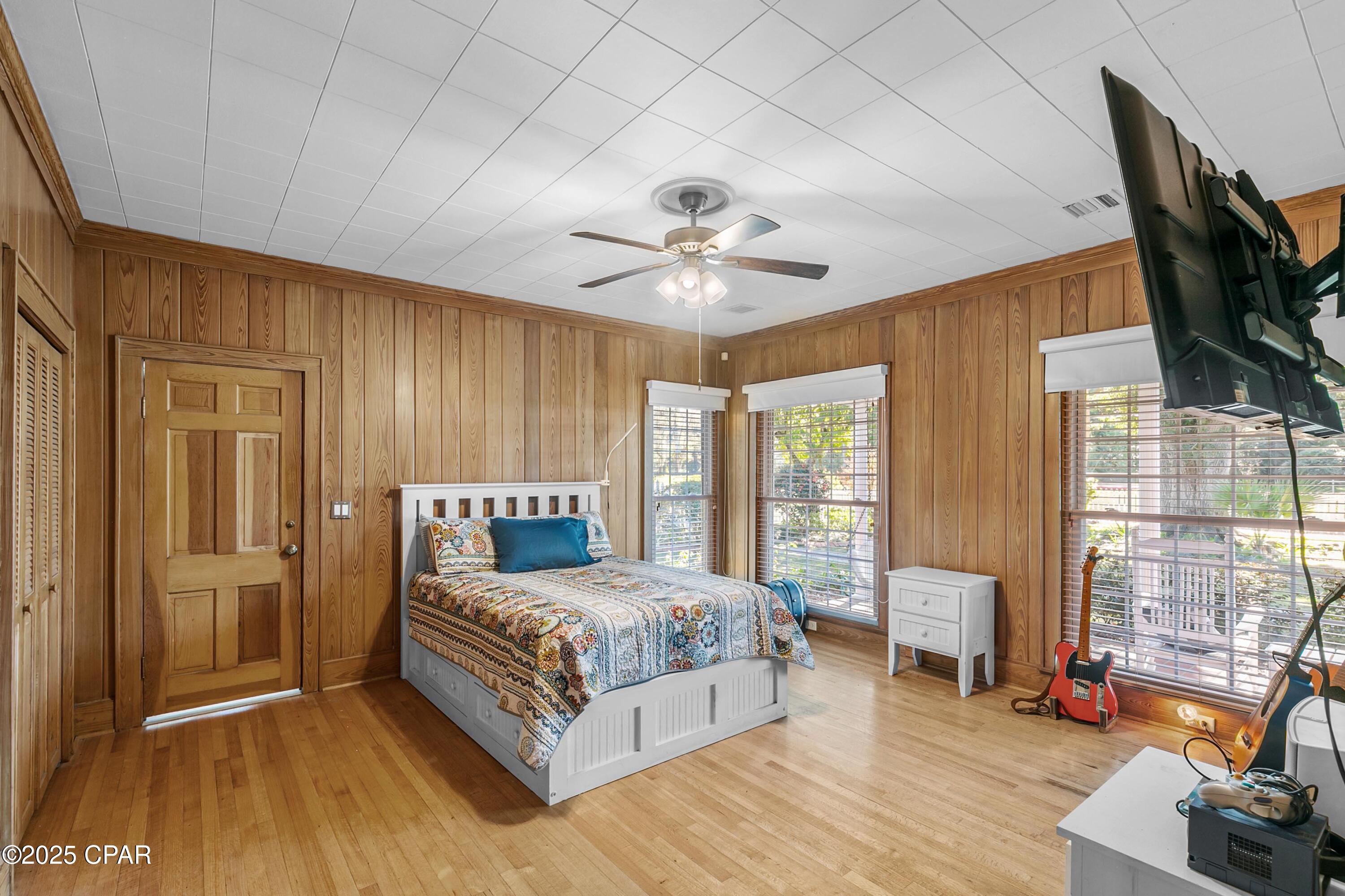 Image 71 For 1060 8th Avenue