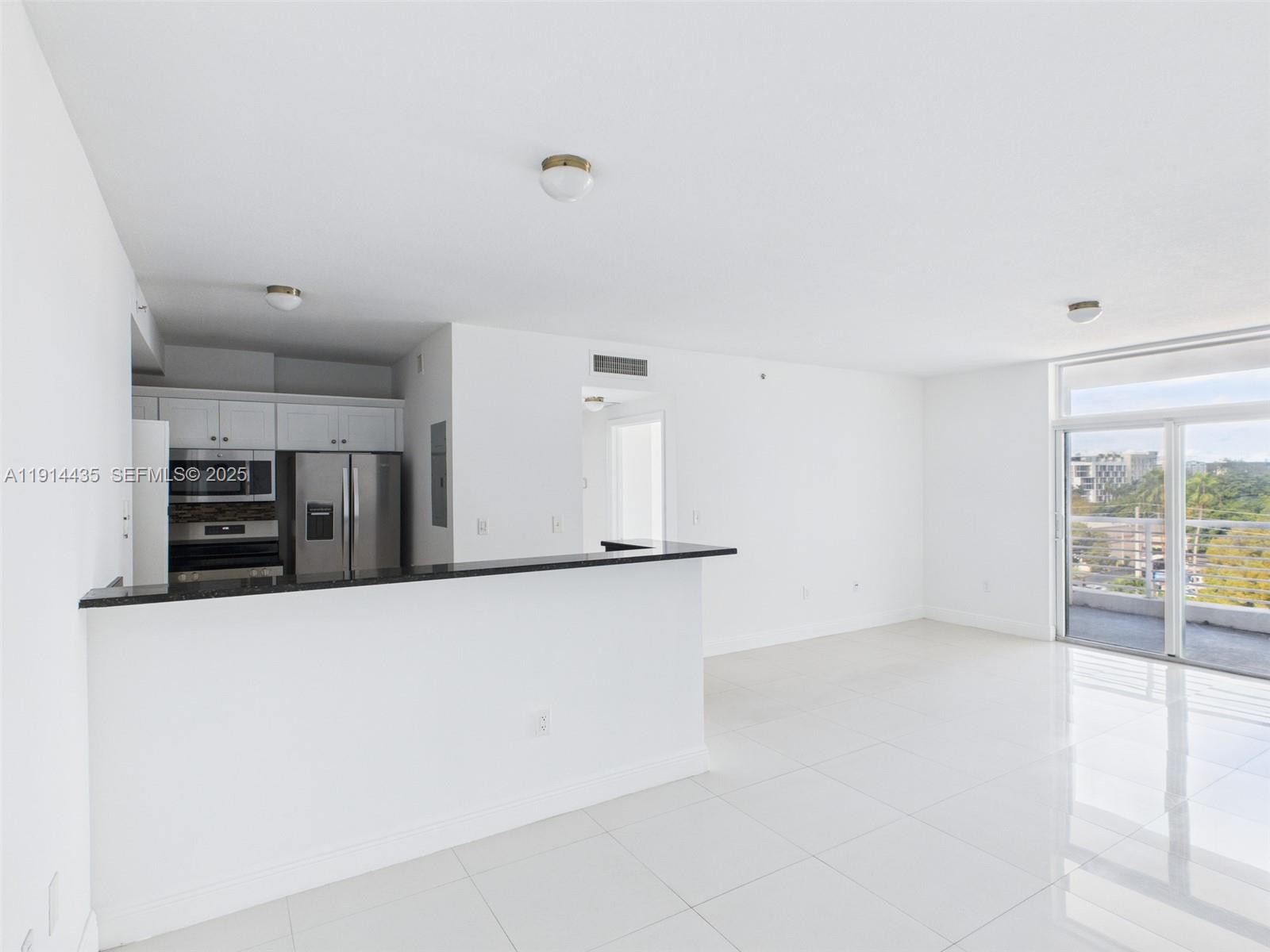 425 NE 30th St 603