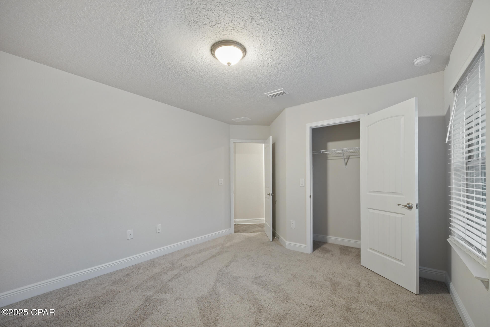 Listing photo id 22 for 2011 Broad Street