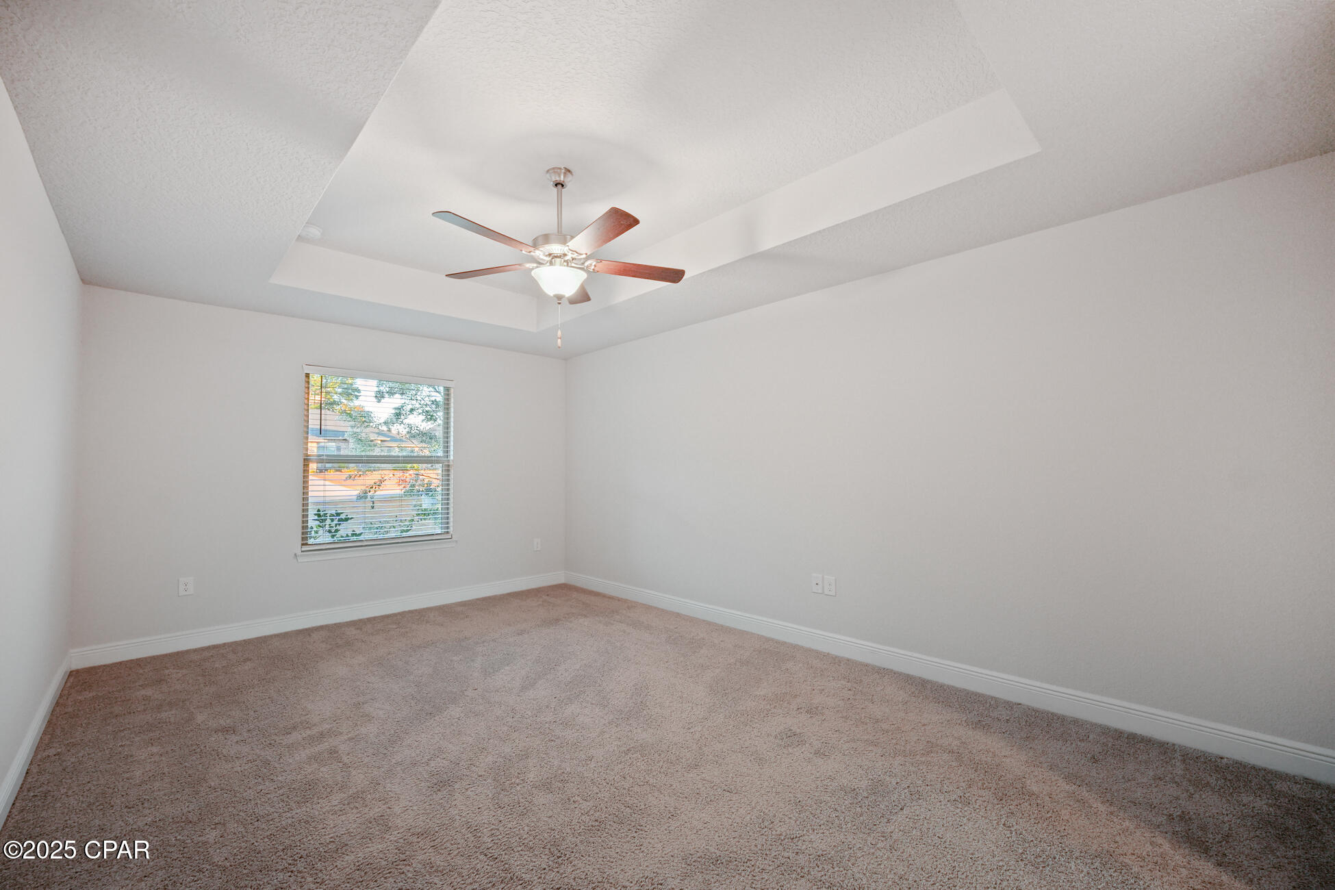 Listing photo id 33 for 2011 Broad Street