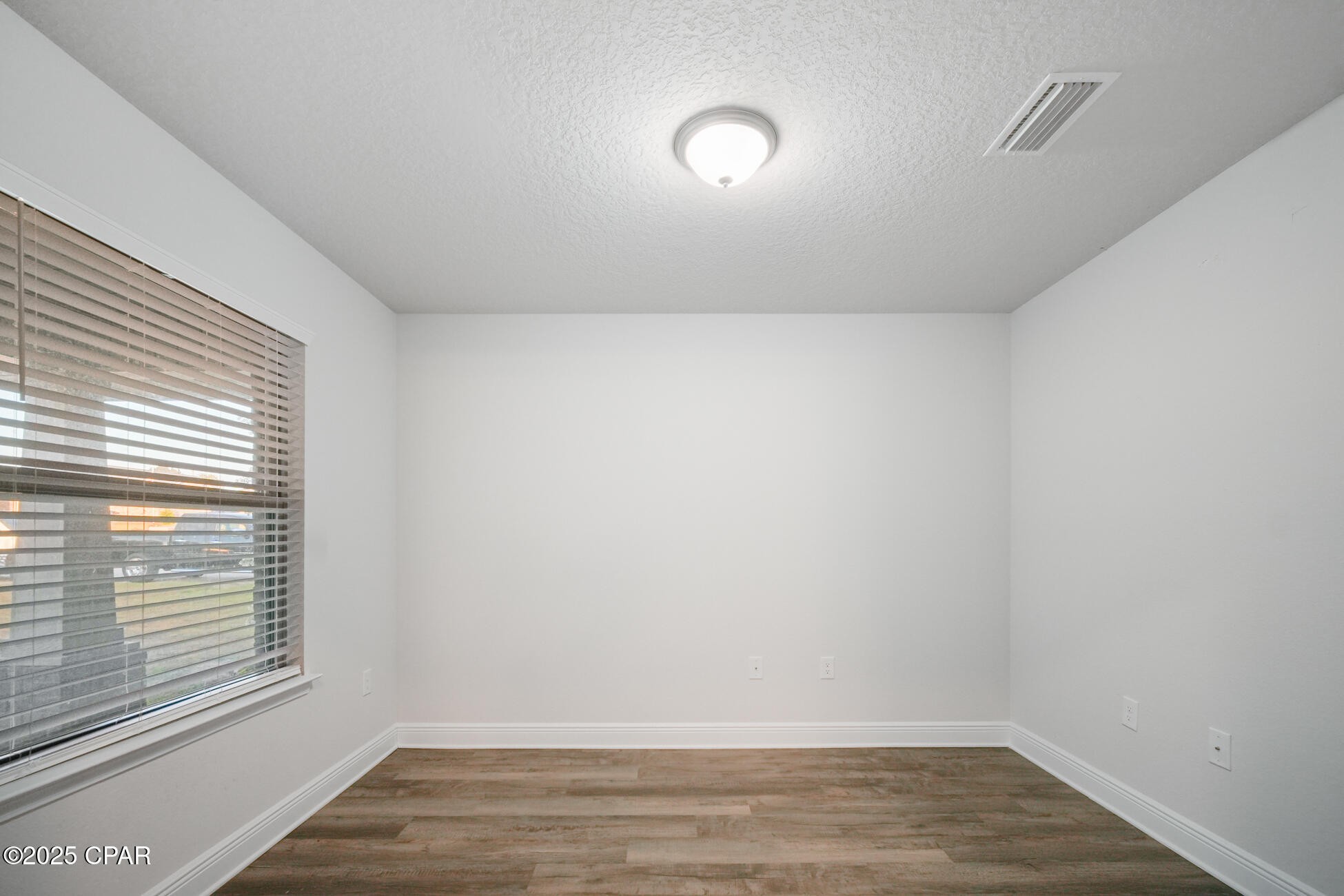 Image 43 For 2011 Broad Street