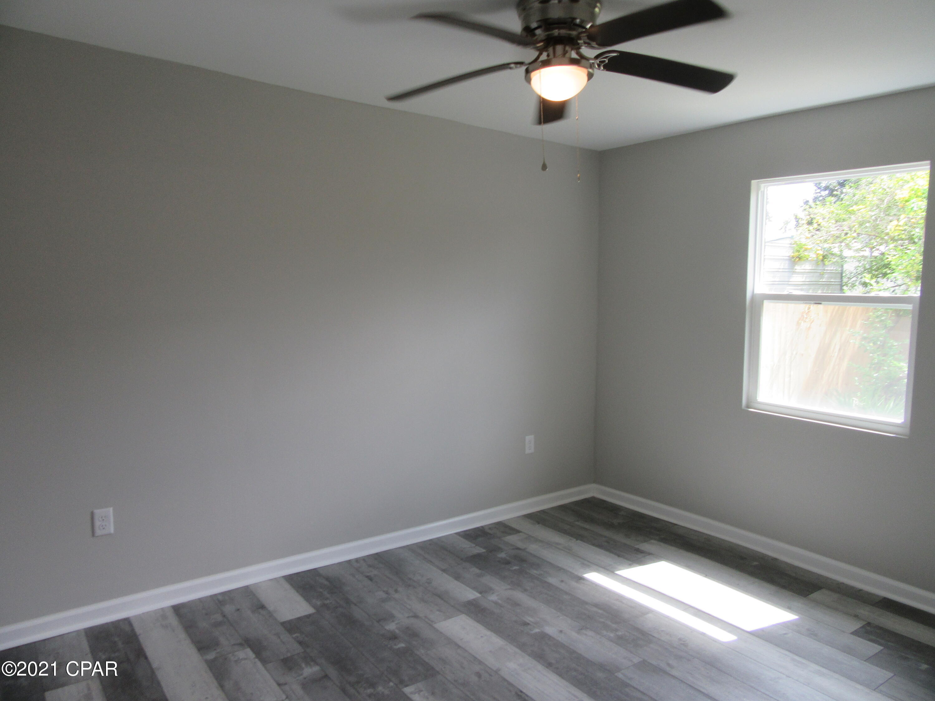 Image 17 For 9823 Clarence Street