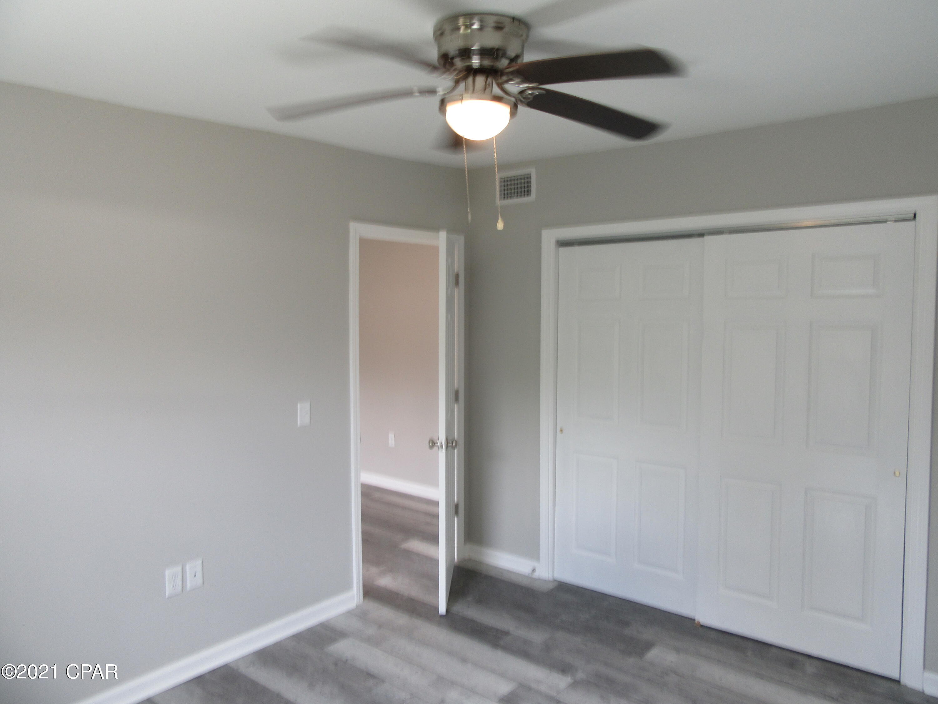 Image 18 For 9823 Clarence Street