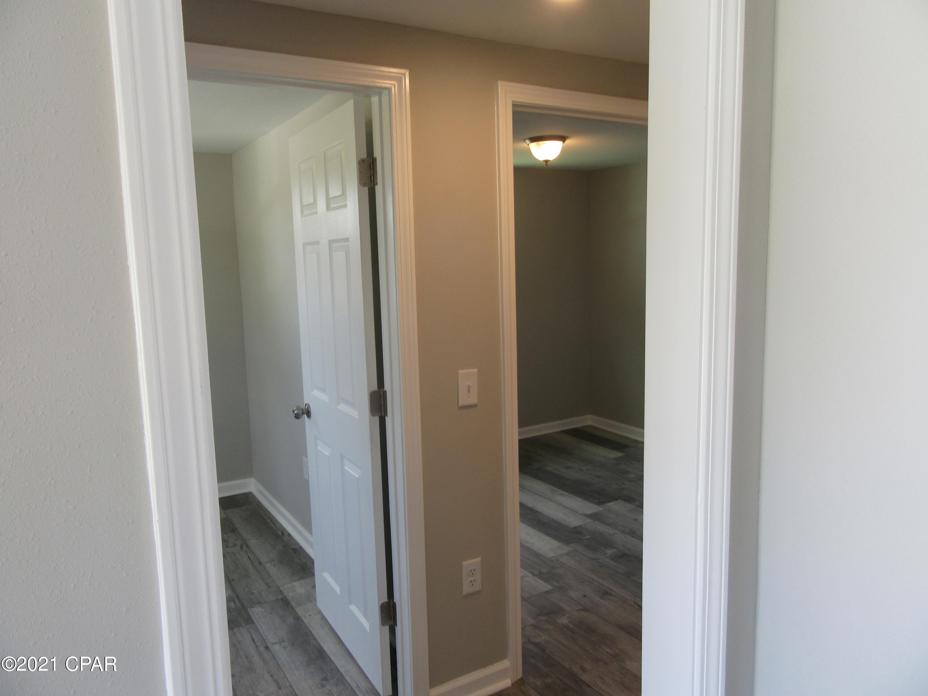 Image 19 For 9823 Clarence Street