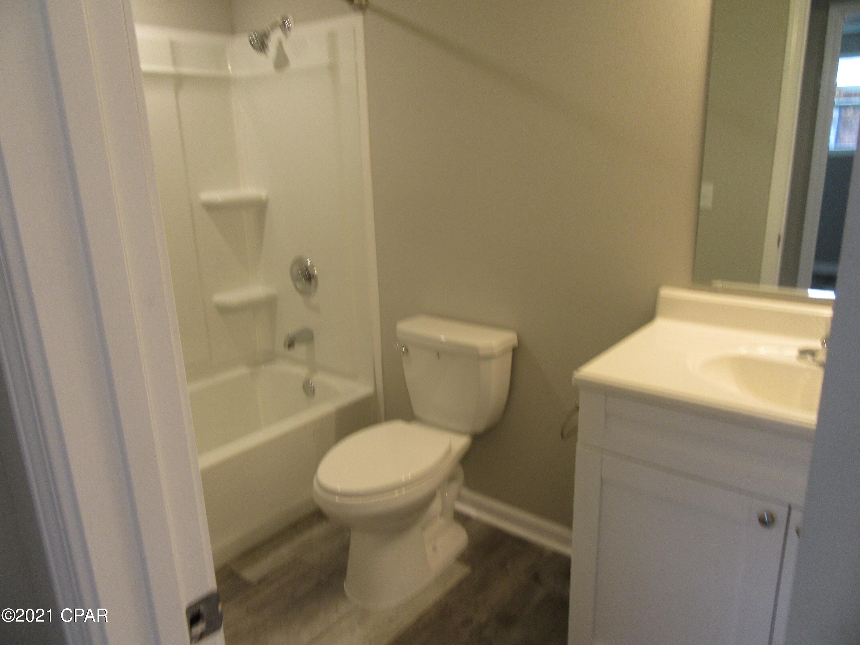 Image 22 For 9823 Clarence Street