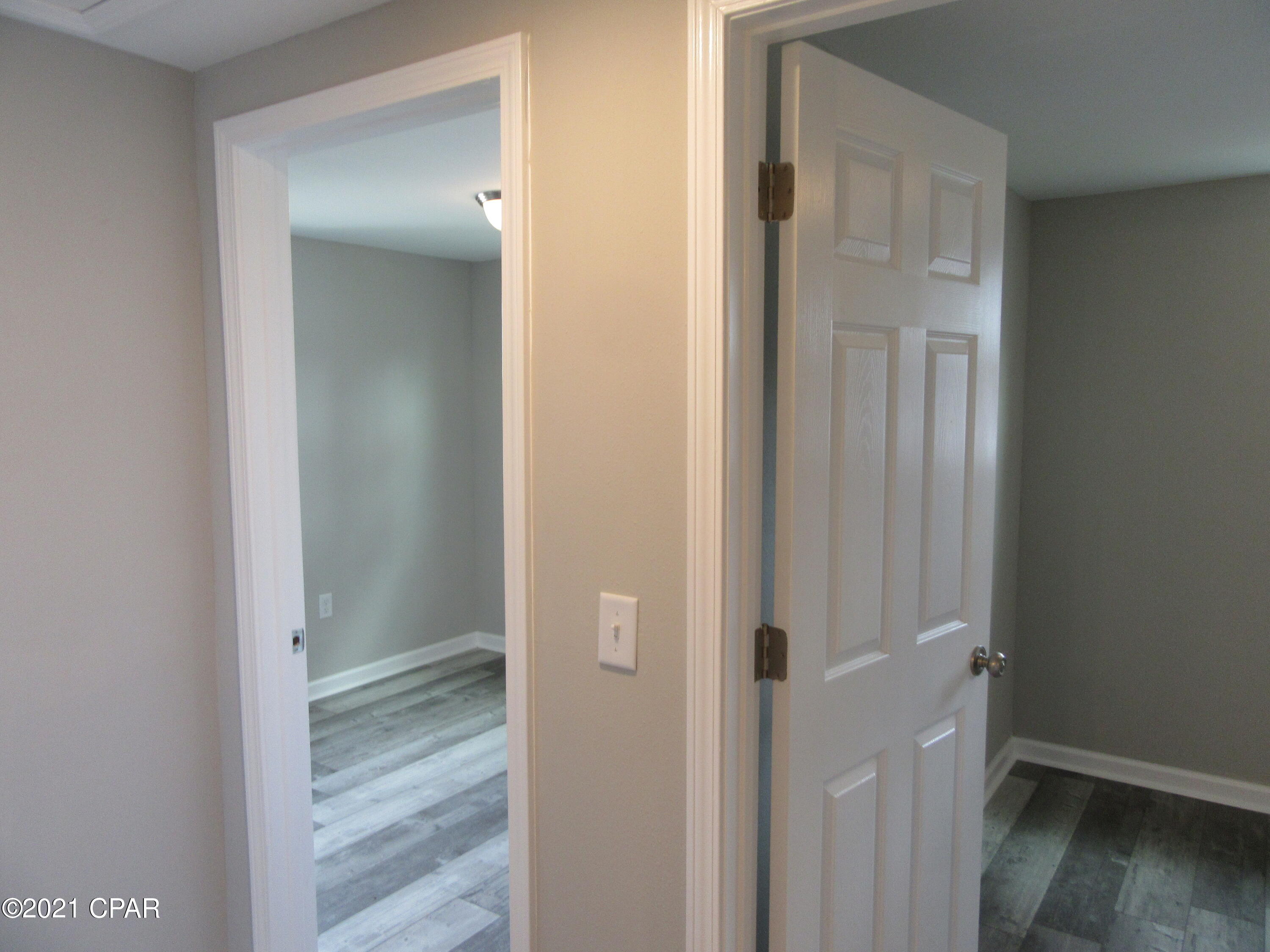 Image 24 For 9823 Clarence Street