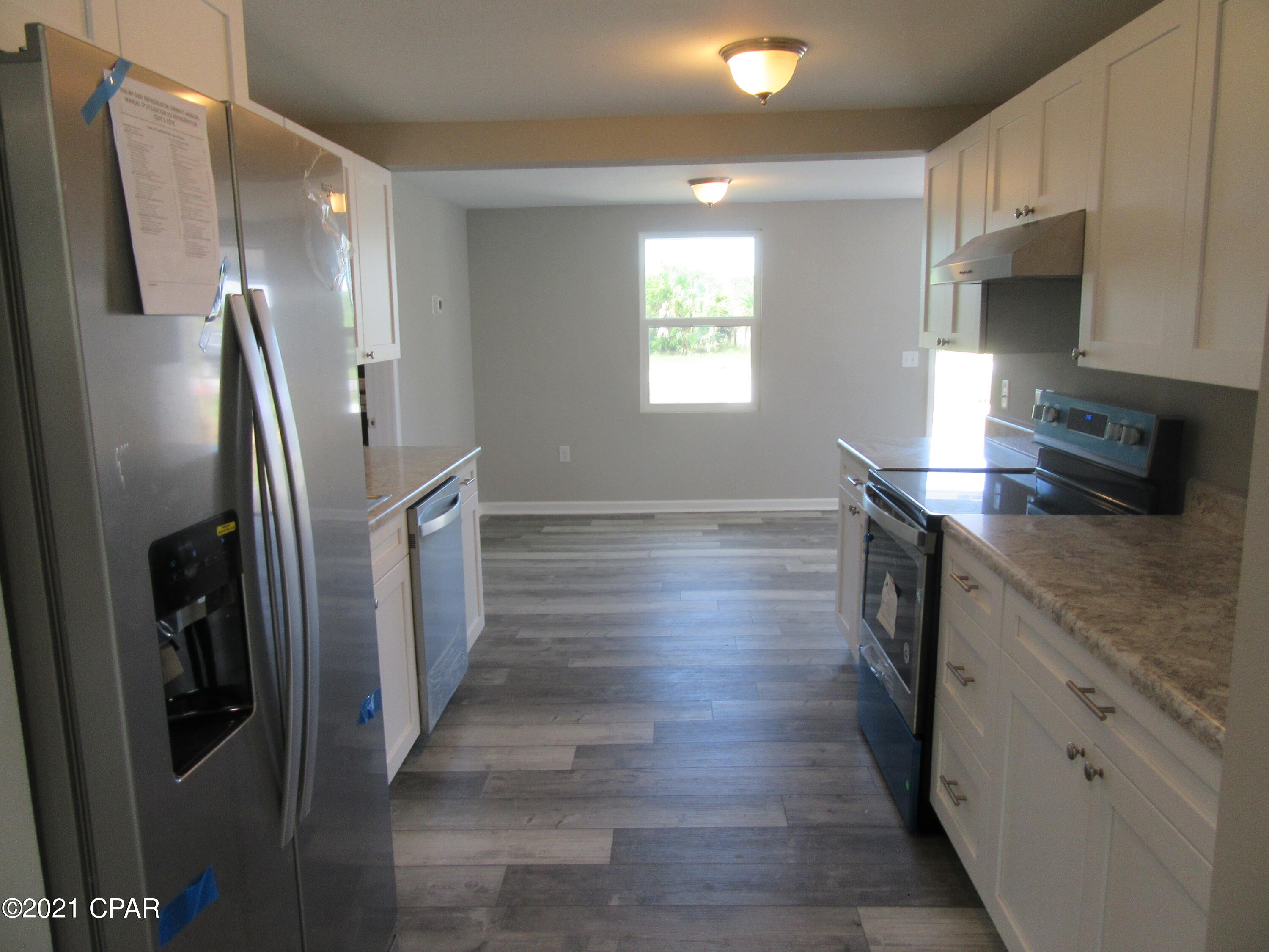 Image 9 For 9823 Clarence Street