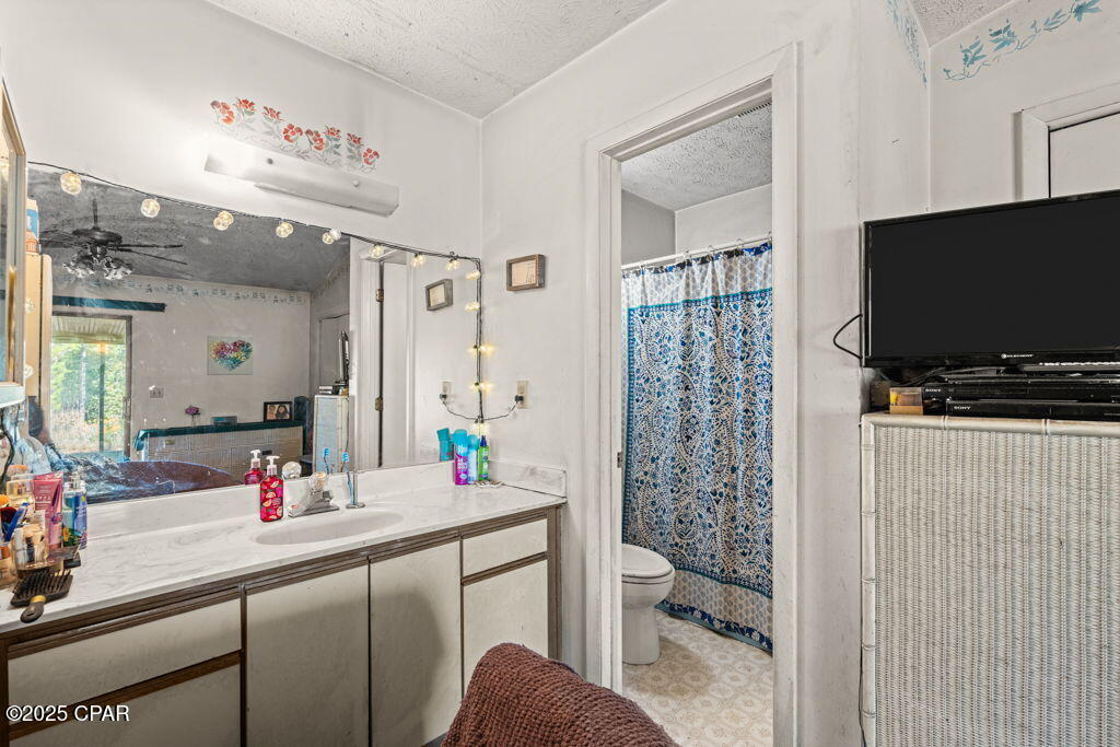 Listing photo id 19 for 3376 Fawn Place