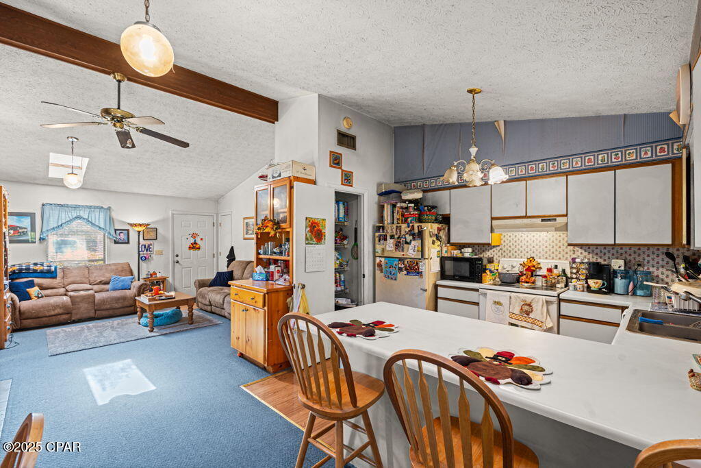 Listing photo id 5 for 3376 Fawn Place