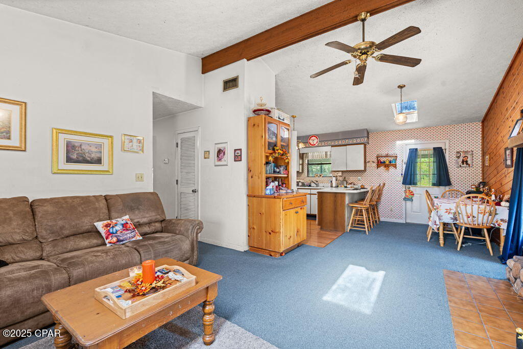 Listing photo id 8 for 3376 Fawn Place