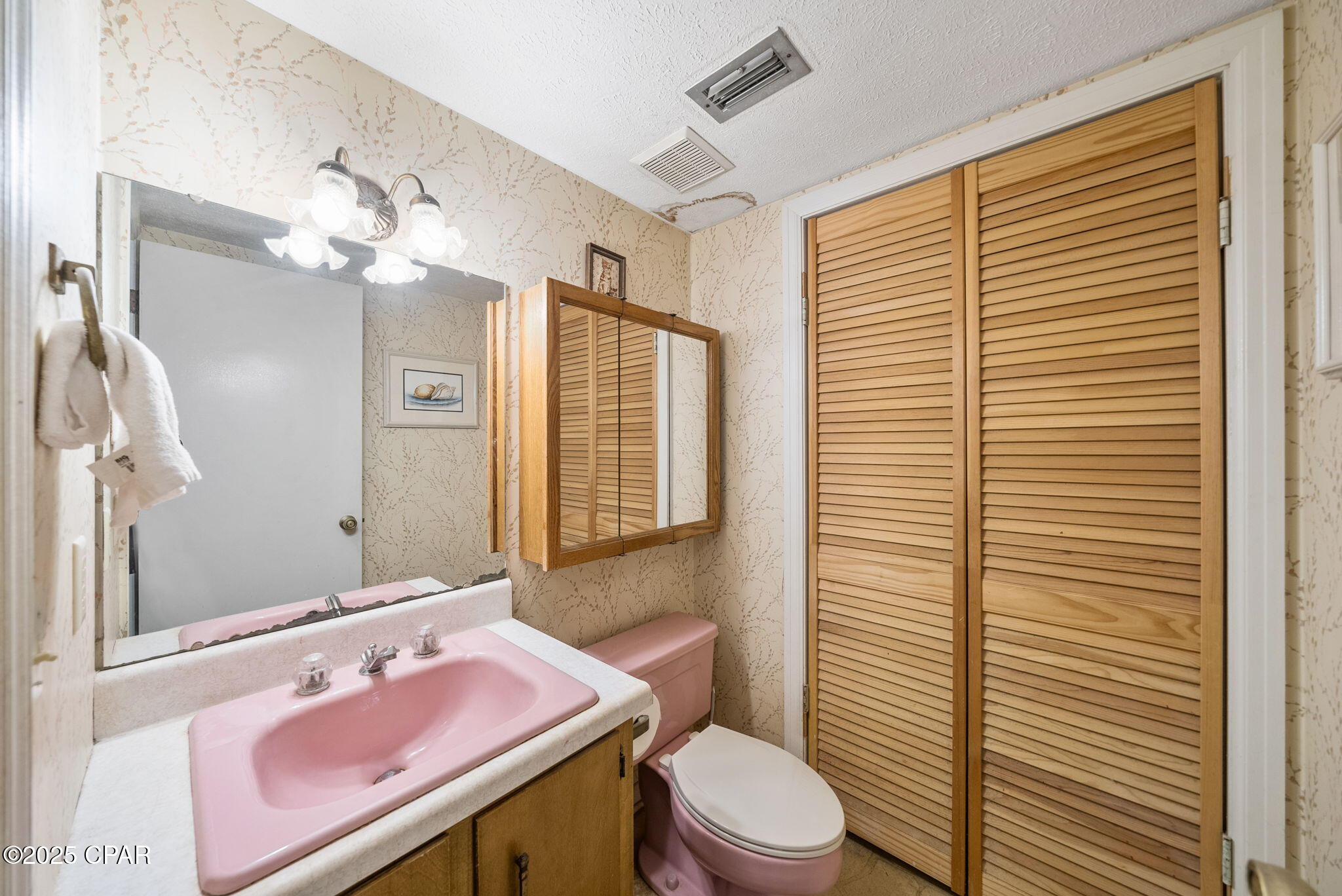 Image 23 For 204 Laird Circle