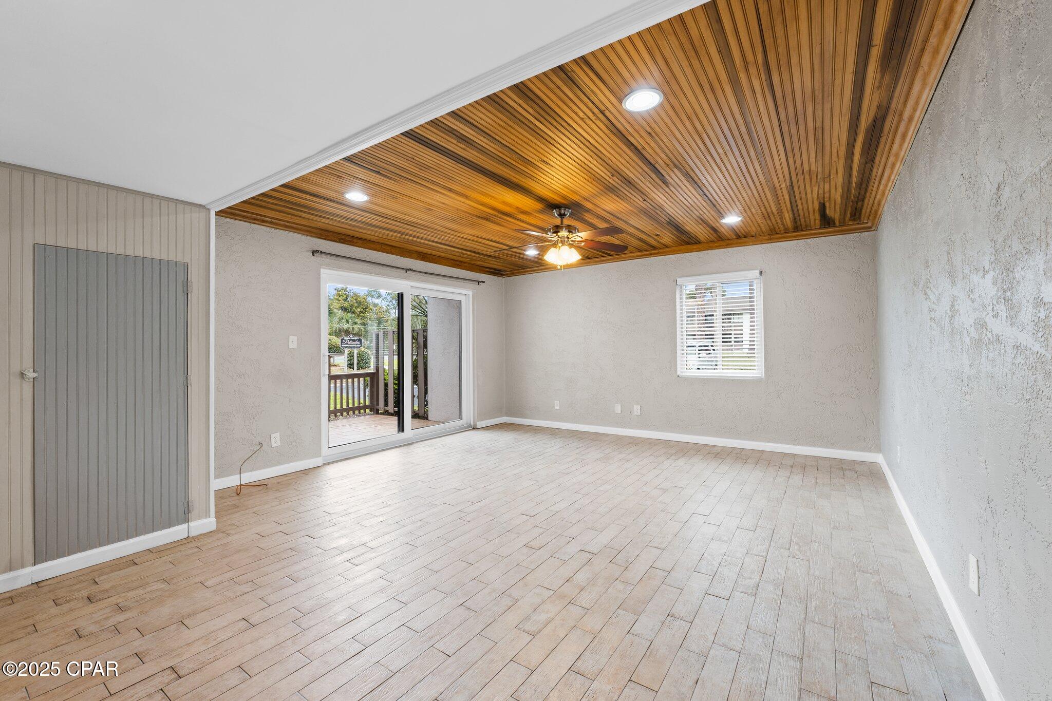 Image 10 For 6901 Lagoon Drive 1