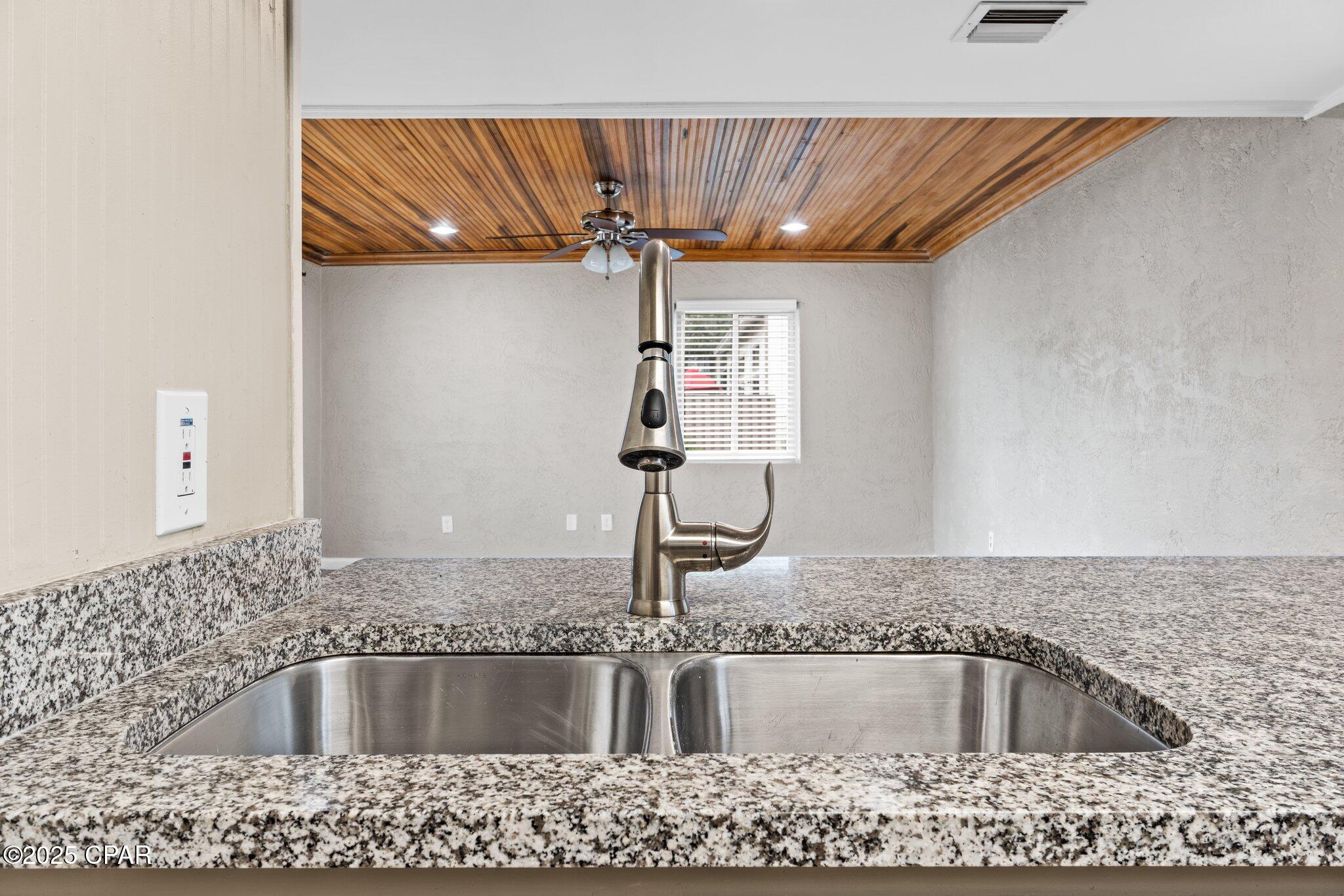 Image 11 For 6901 Lagoon Drive 1