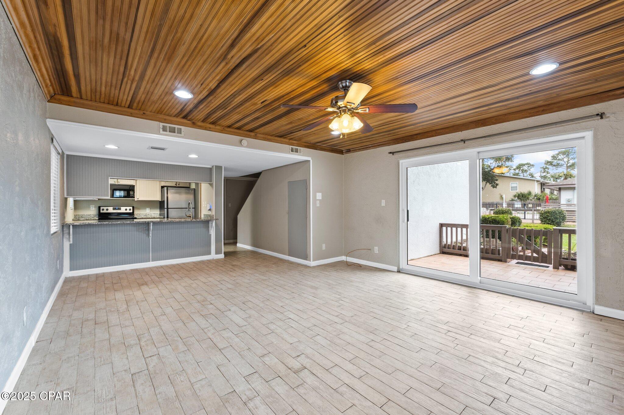 Image 8 For 6901 Lagoon Drive 1