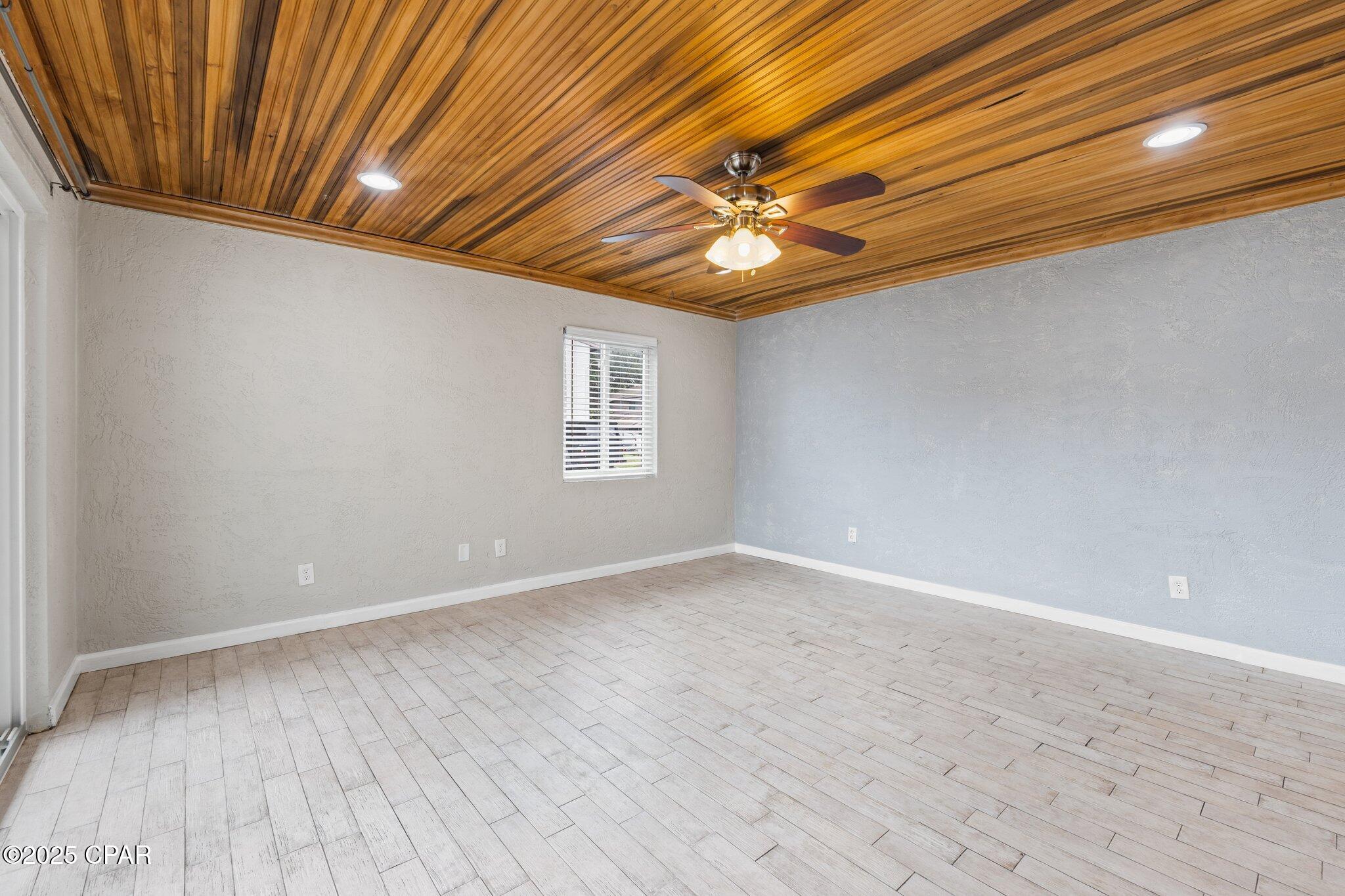 Image 9 For 6901 Lagoon Drive 1