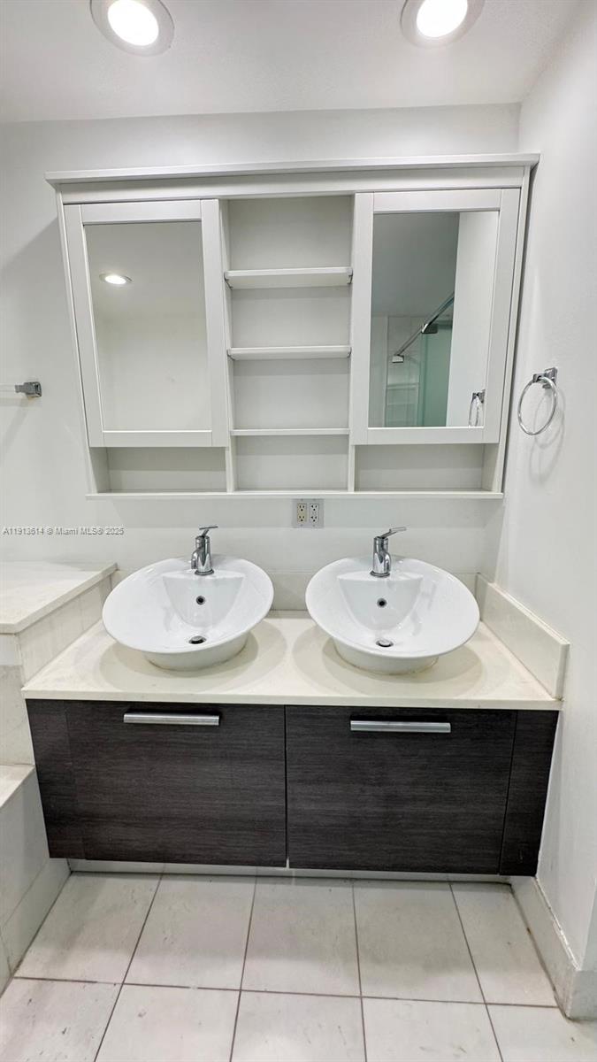 2950 NE 188th St #418, Aventura FL 33180