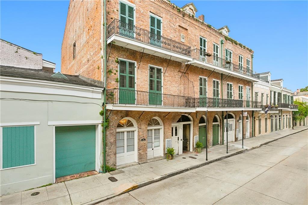 2nd image of 524 Governor Nicholls St, New Orleans, LA 70116