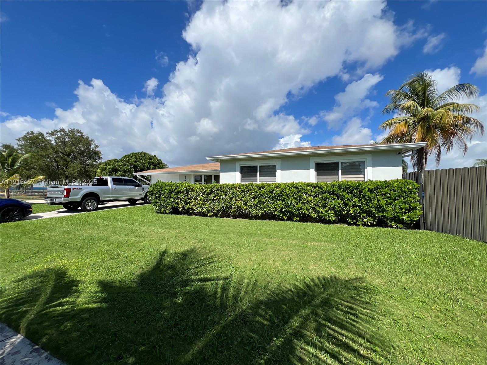 10431 93rd St, Miami, Florida 33176