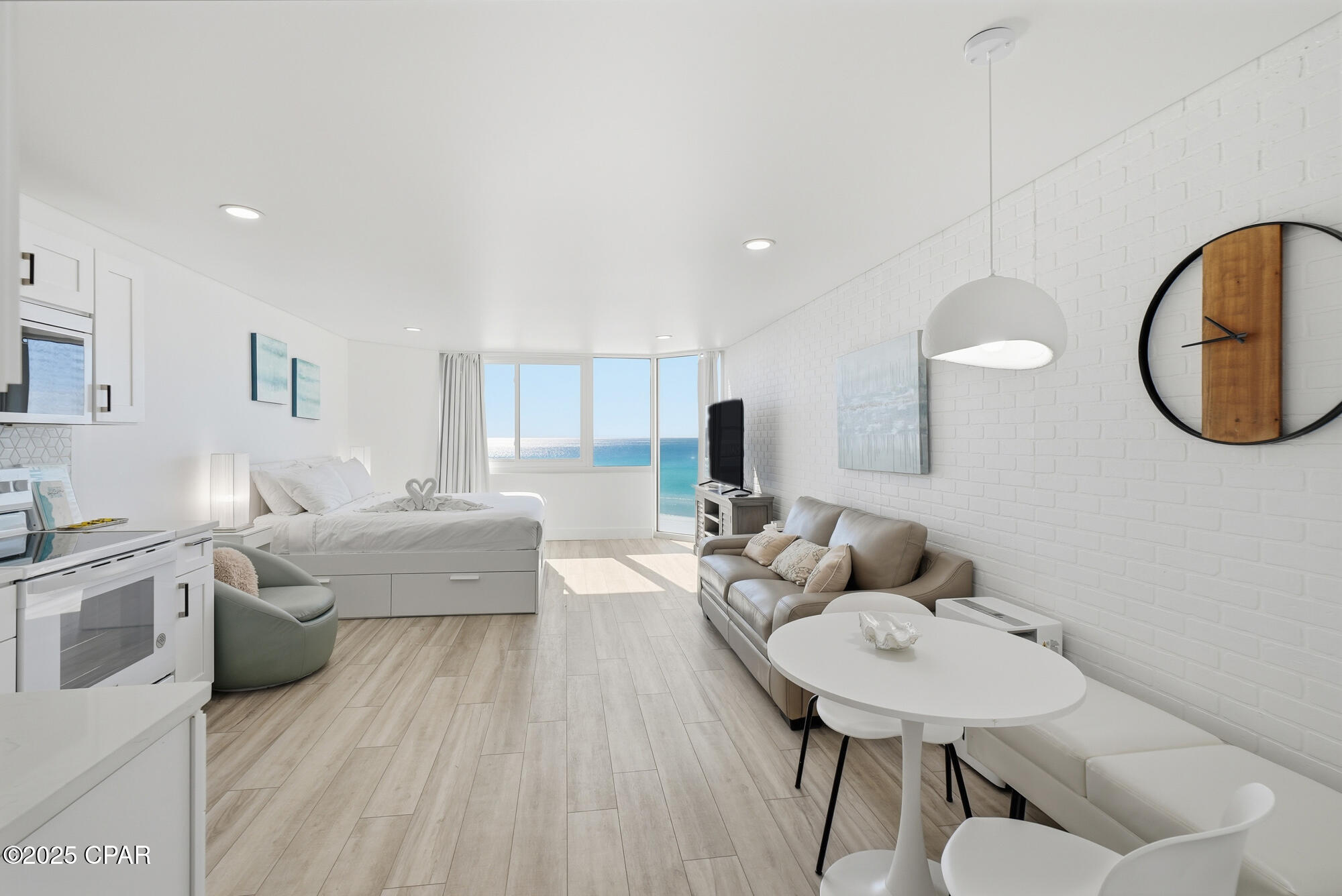 Image 10 For 8817 Thomas Drive A815