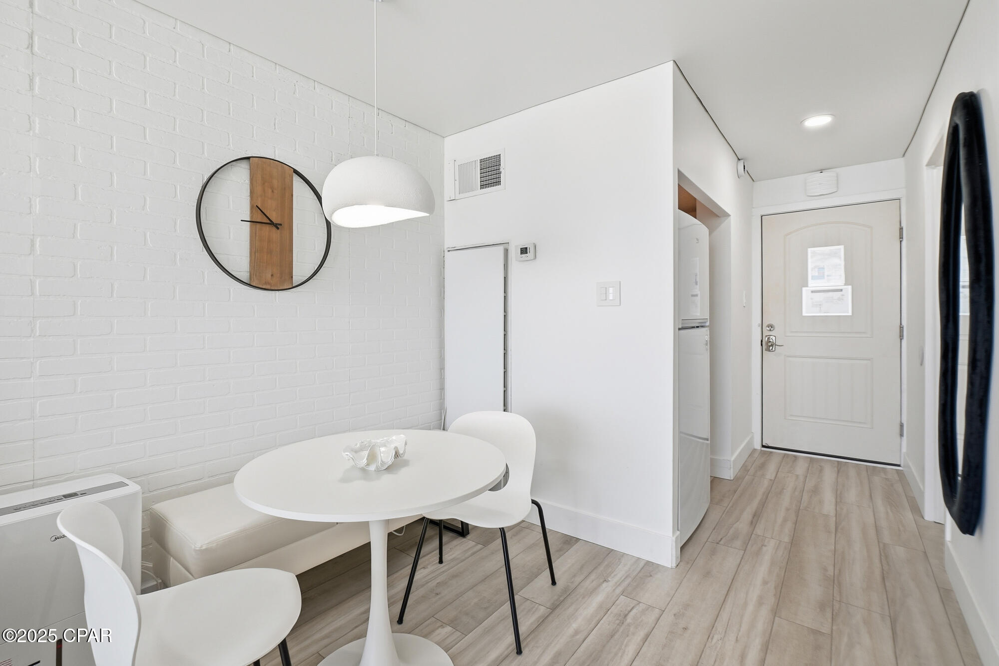 Image 13 For 8817 Thomas Drive A815