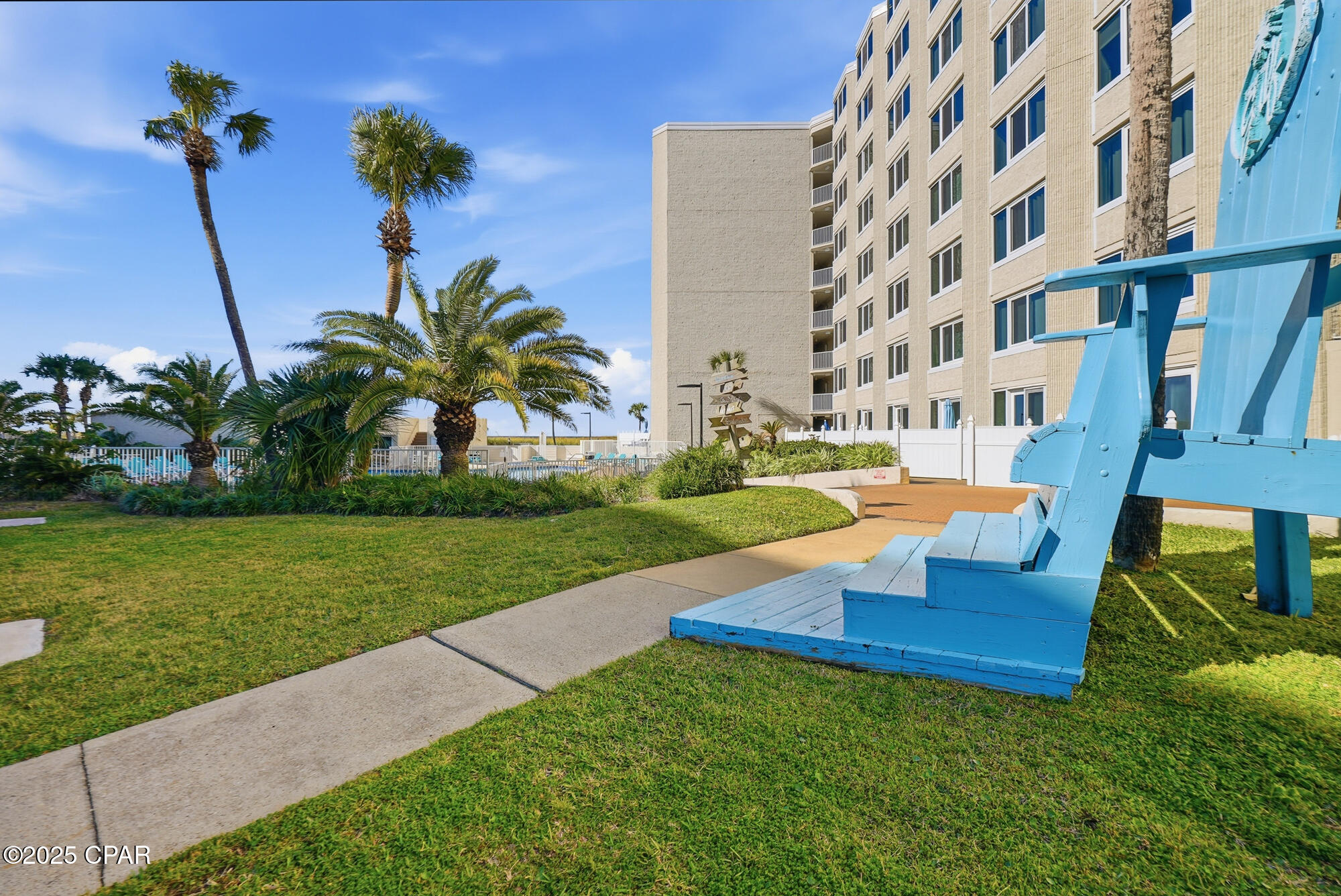 Image 32 For 8817 Thomas Drive A815