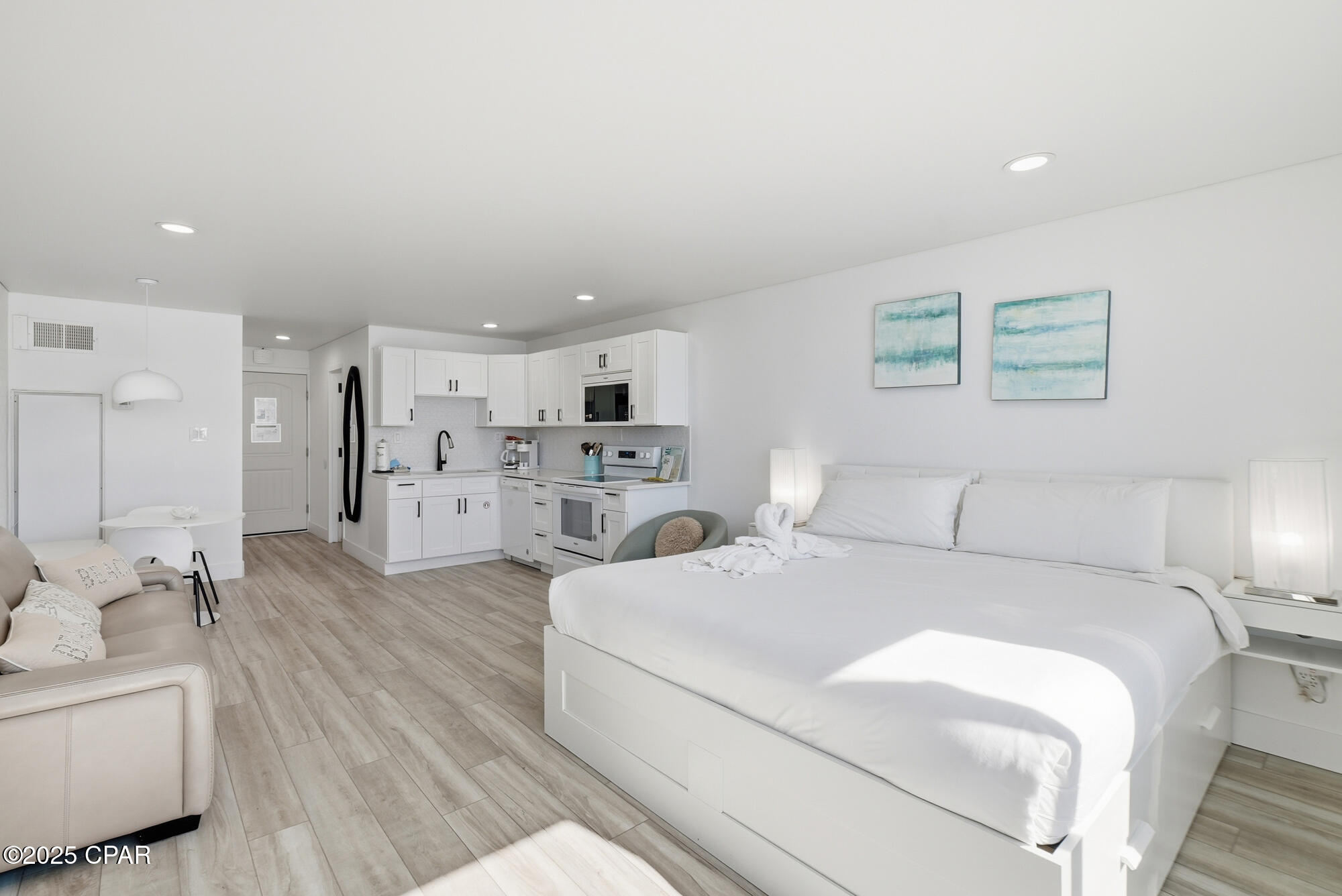 Image 7 For 8817 Thomas Drive A815