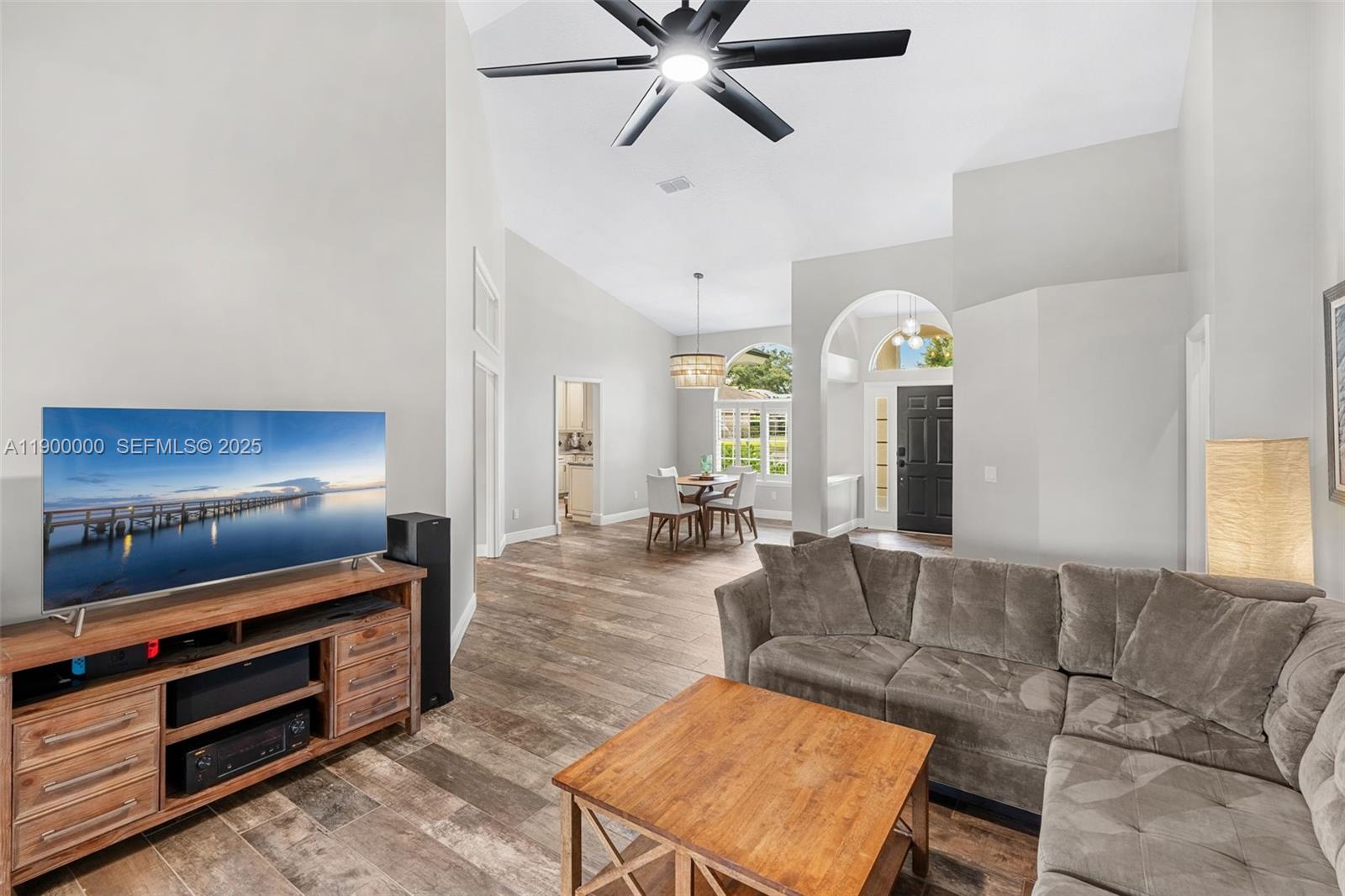 Homes for sale in Orlando, FL | 4231 Inwood Landing Dr, Orlando, FL 32812 | MLS# A11900000