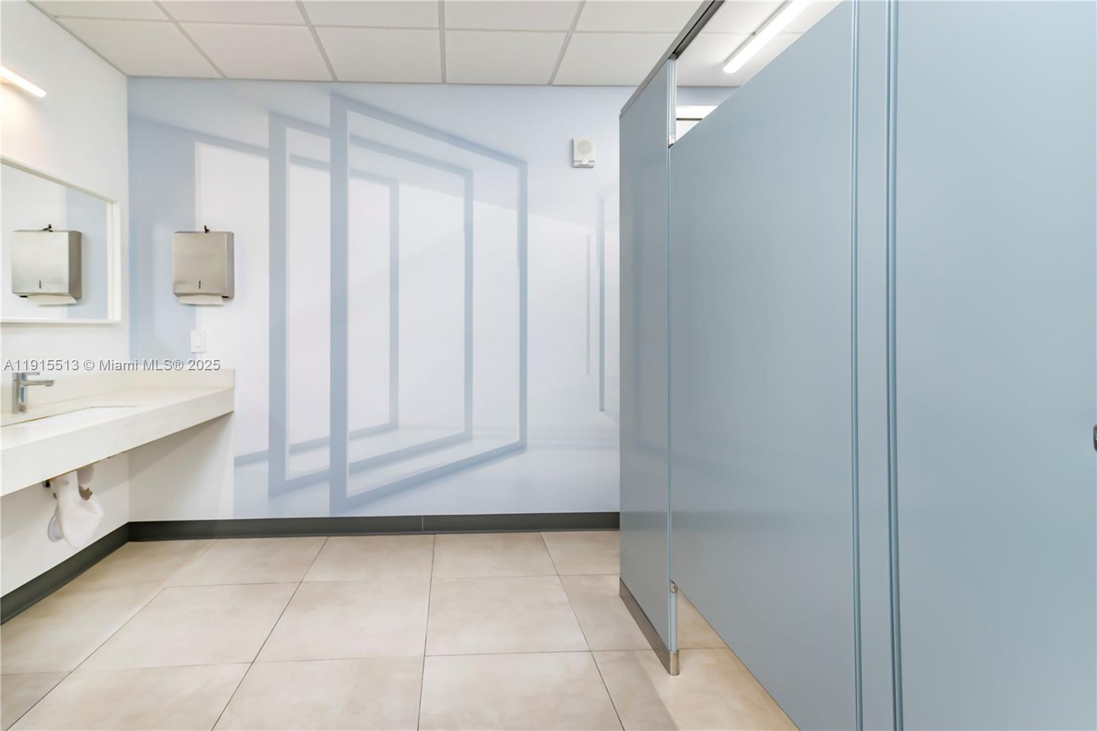 321 NE 26th St CU-01