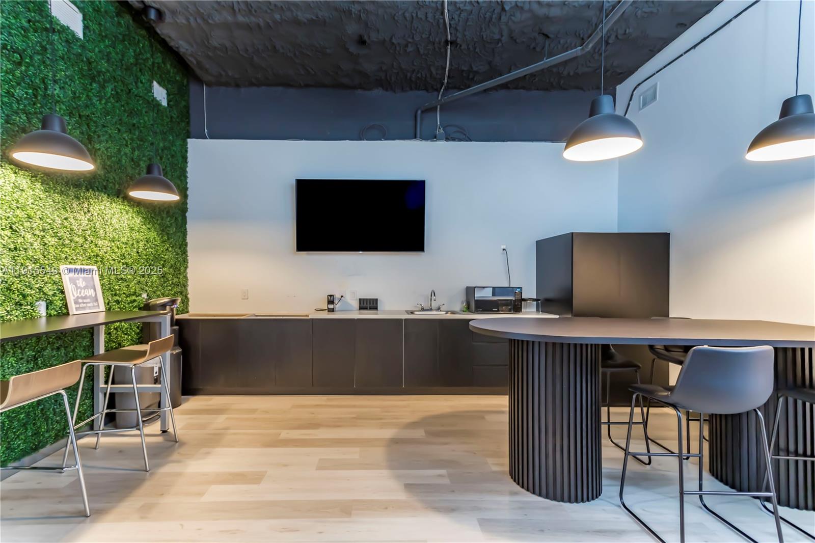 321 NE 26th St CU-04