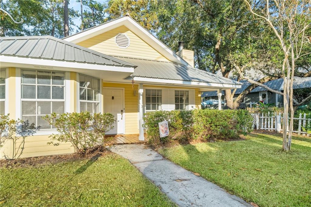 Homes for sale in Mandeville, LA | 1861 Caroline St, Mandeville, LA 70448 | MLS# 2531303